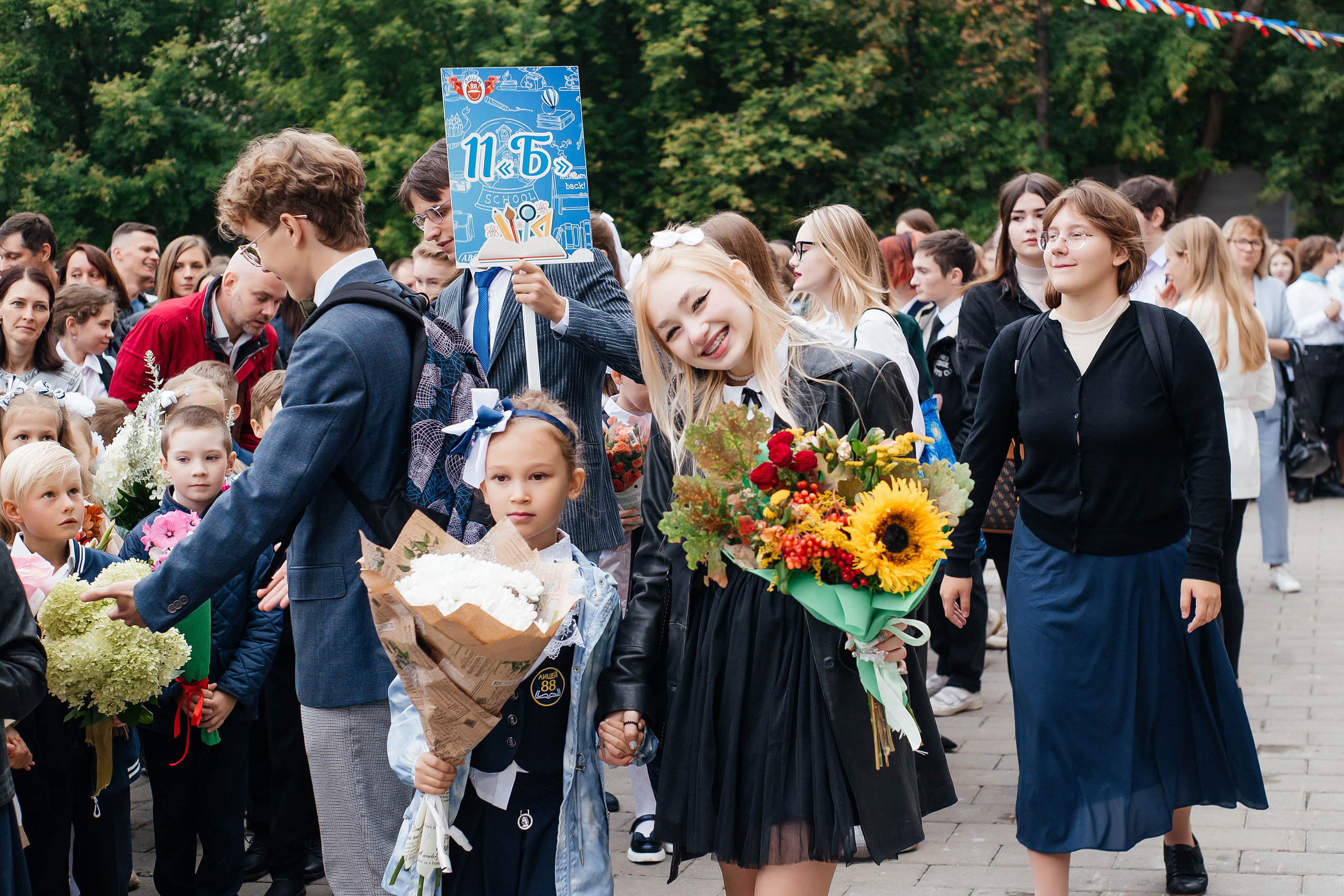Школьный фоторепортаж «1 сентября» в 11 классе. Свадебный и портретный фотограф Летавина Наталия. Екатеринбург