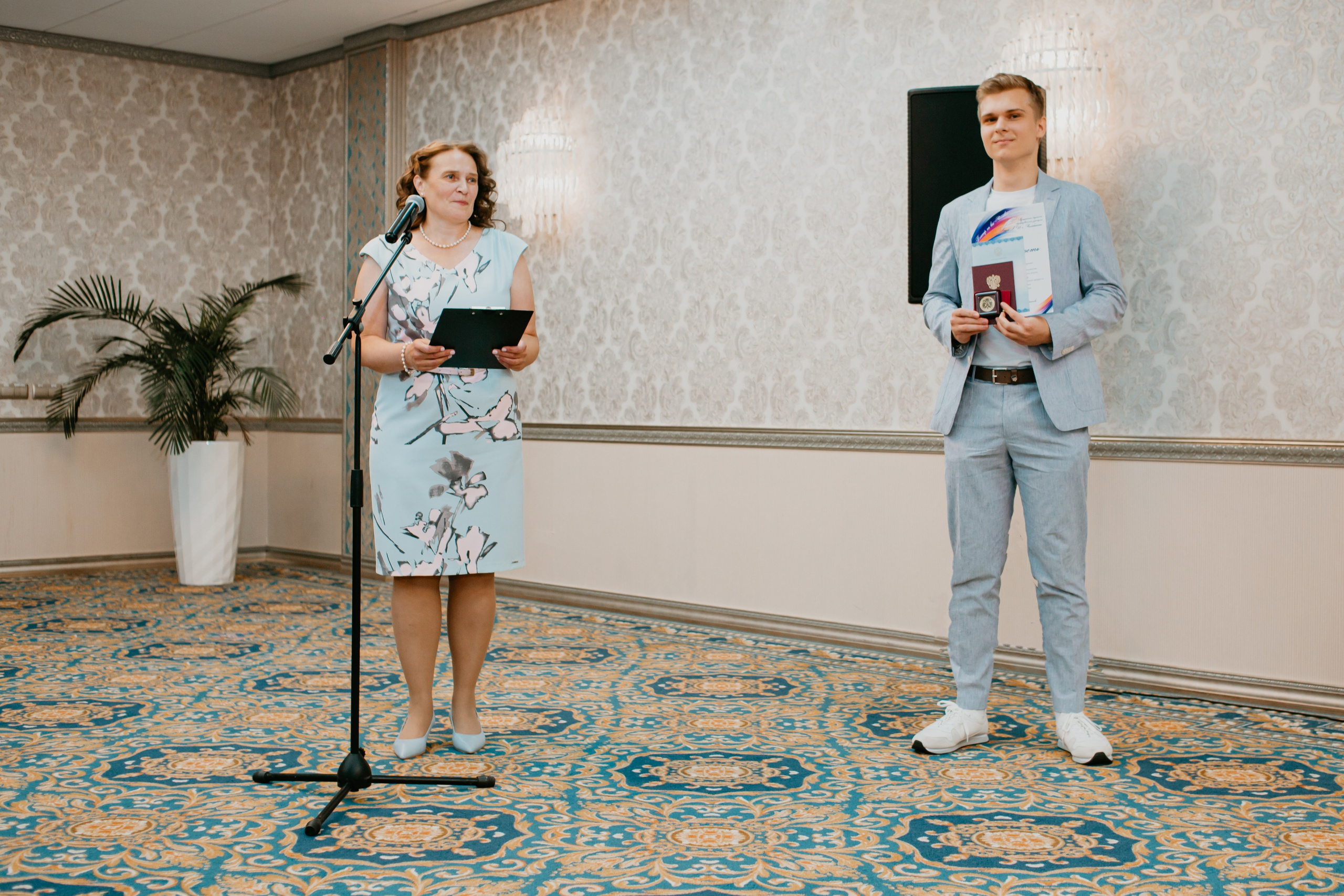 Выпускной. 11 лицей. Фотограф в Челябинске Ополихина Анна