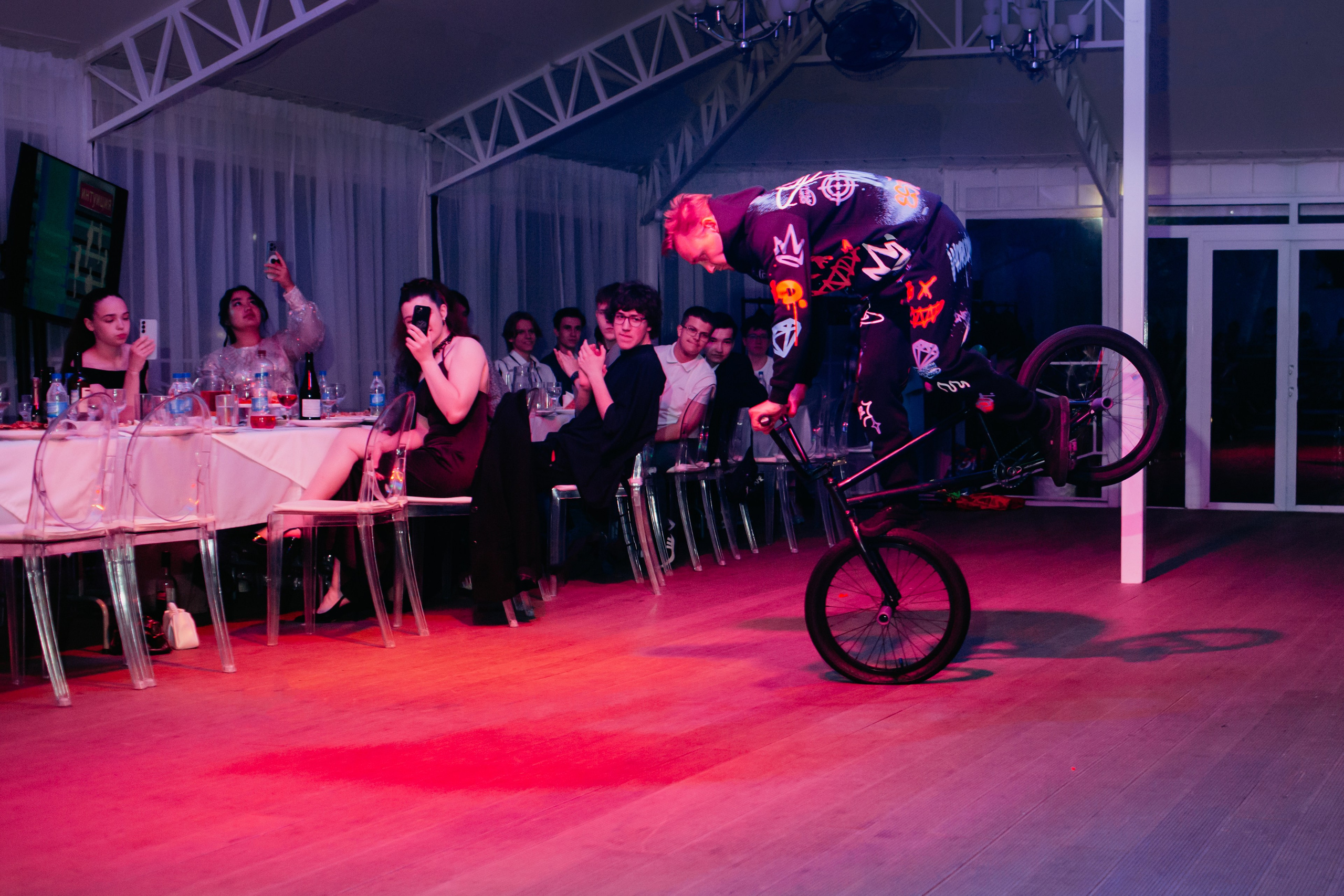 Выпускной 2025 (41 школа) 11 класс. Фотограф в Челябинске Ополихина Анна