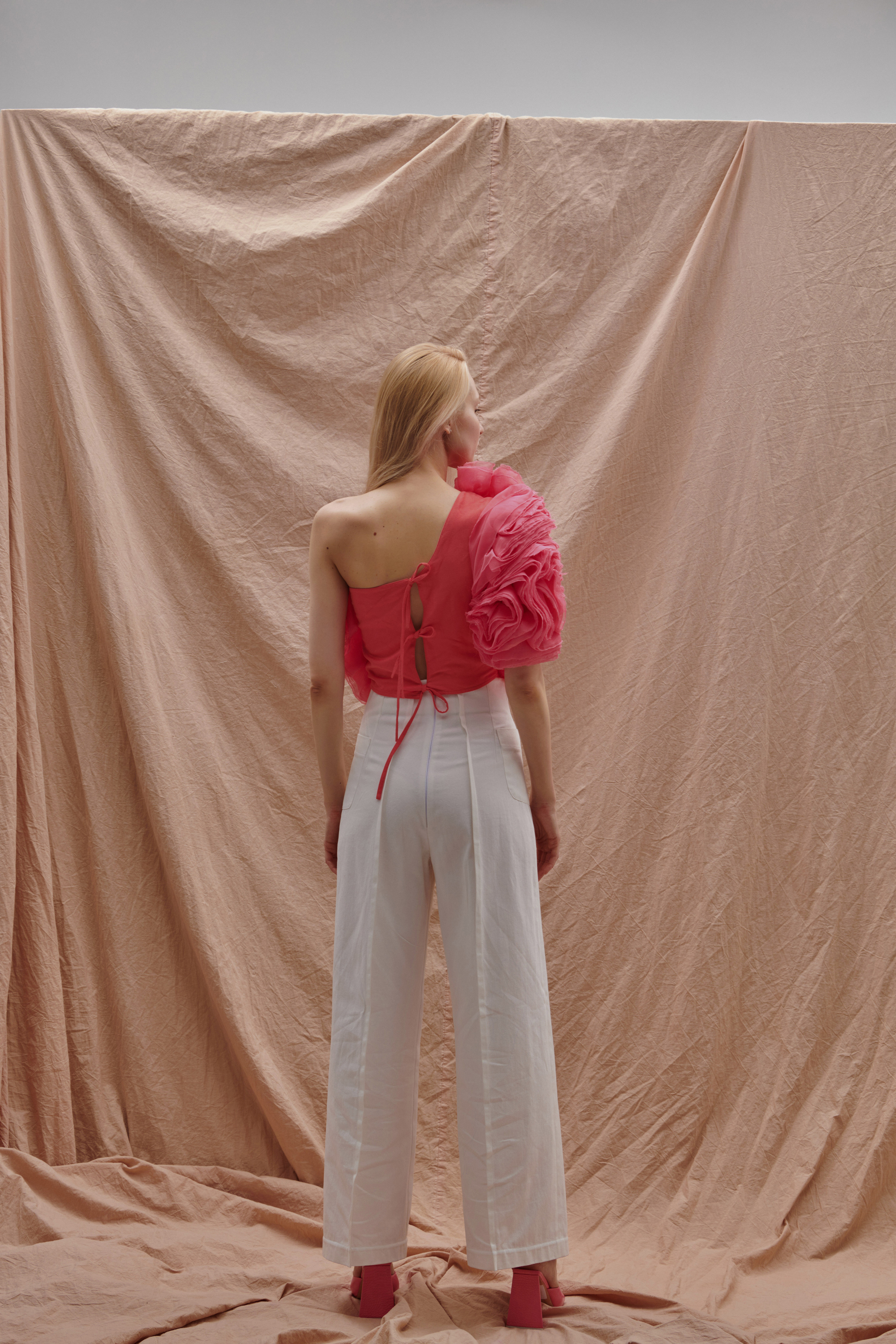 BUTS8. Анна Мамаева коммерческий фотограф в Красноярске