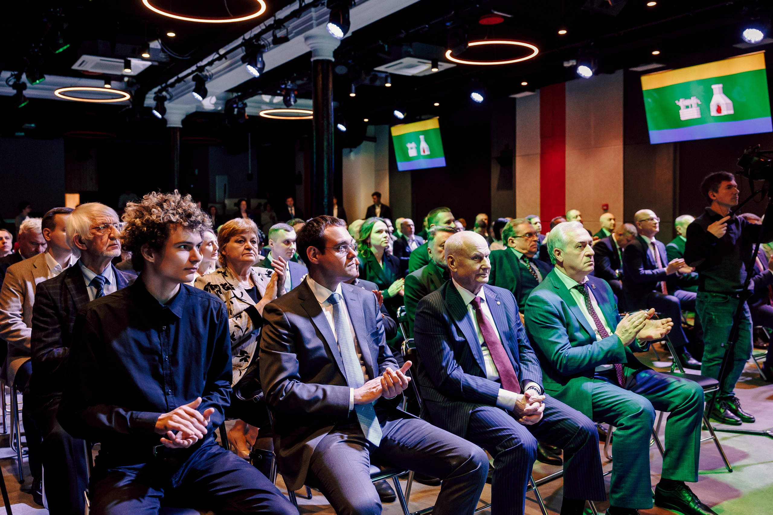 XXVI Церемония вручения премии имени В. Н. Татищева и Г. В. Де Геннина. Лёшка Варзегов — фотограф