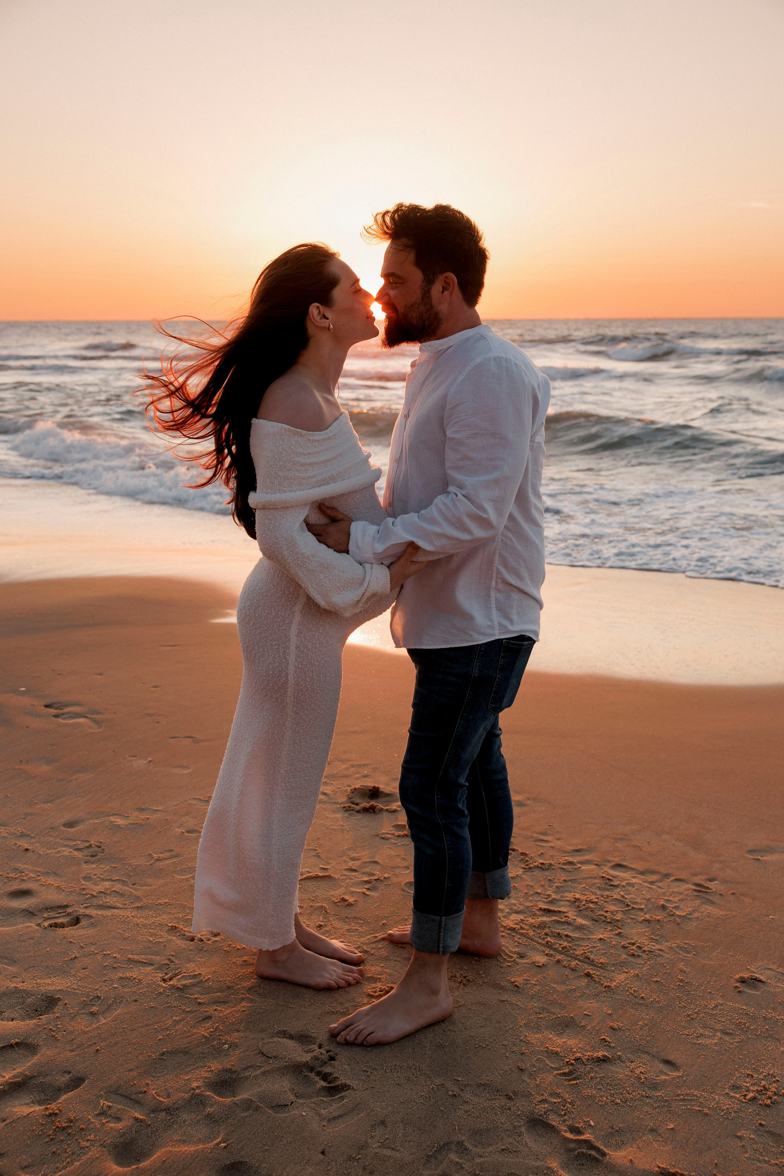 Pregnancy photoshoot (home/park/beach). Главная