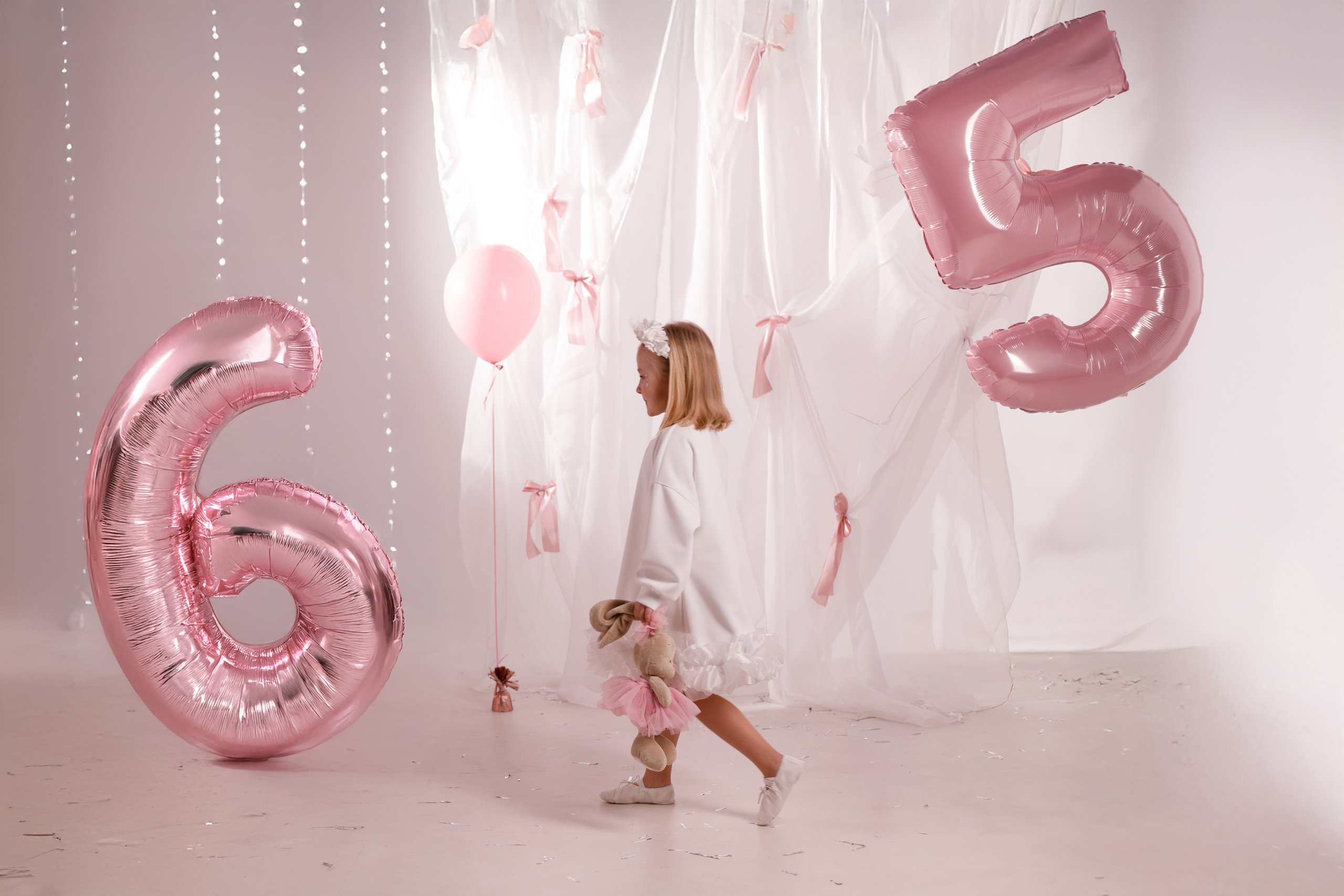 Фотосессия на День Рождения для девочек — сладкий праздник в сказочных декорациях. Детский студийный фотограф Сочи