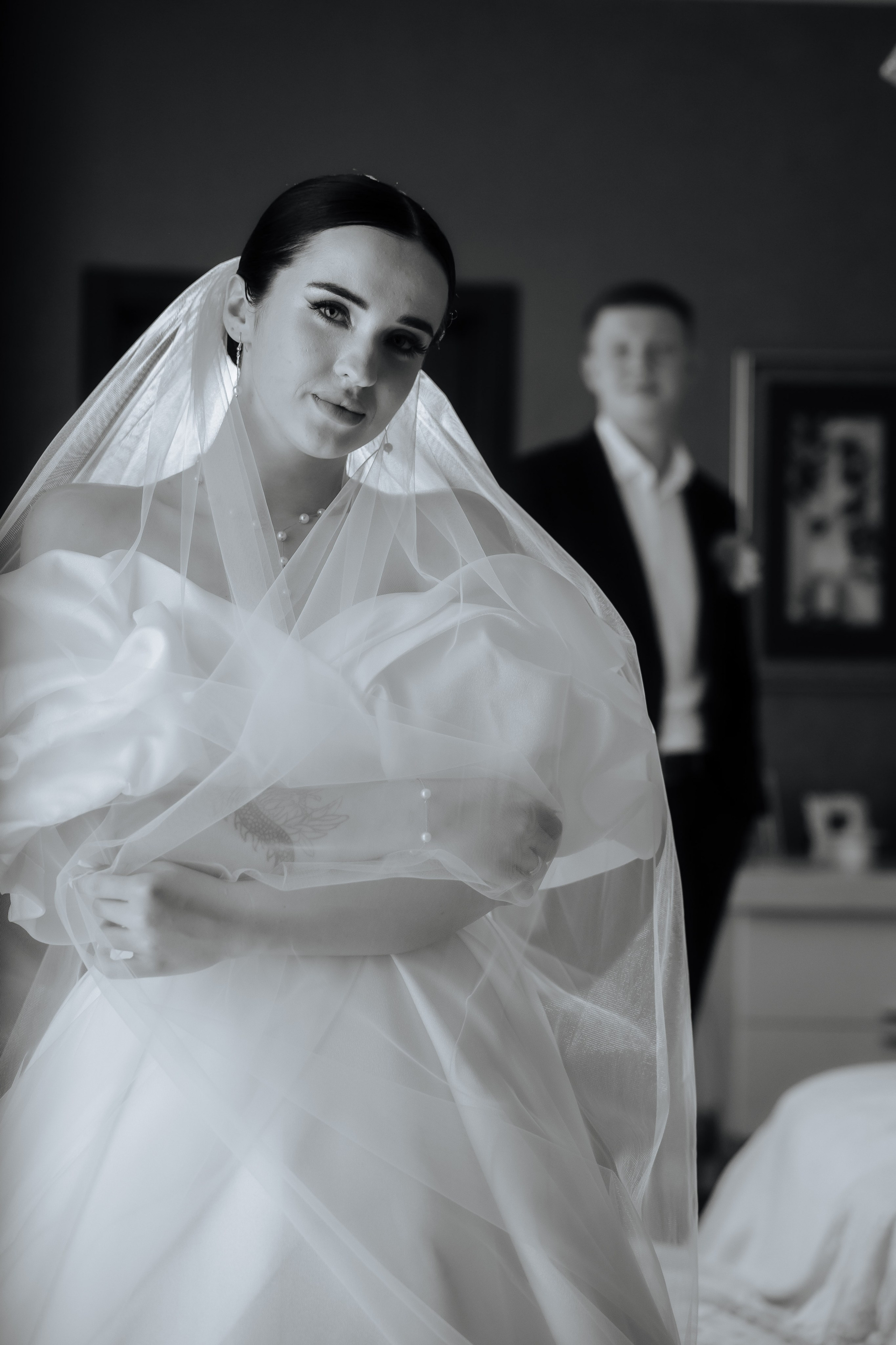 Черное и белое. Профессиональный фотограф и видеооператор