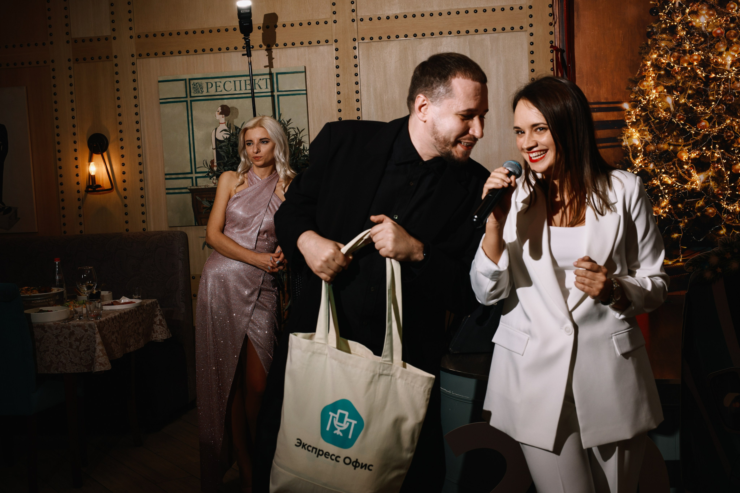 Экспресс Офис, новогодний корпоратив в ресторане Респект, г. Тула. Фотограф в Туле — Борисов Николай