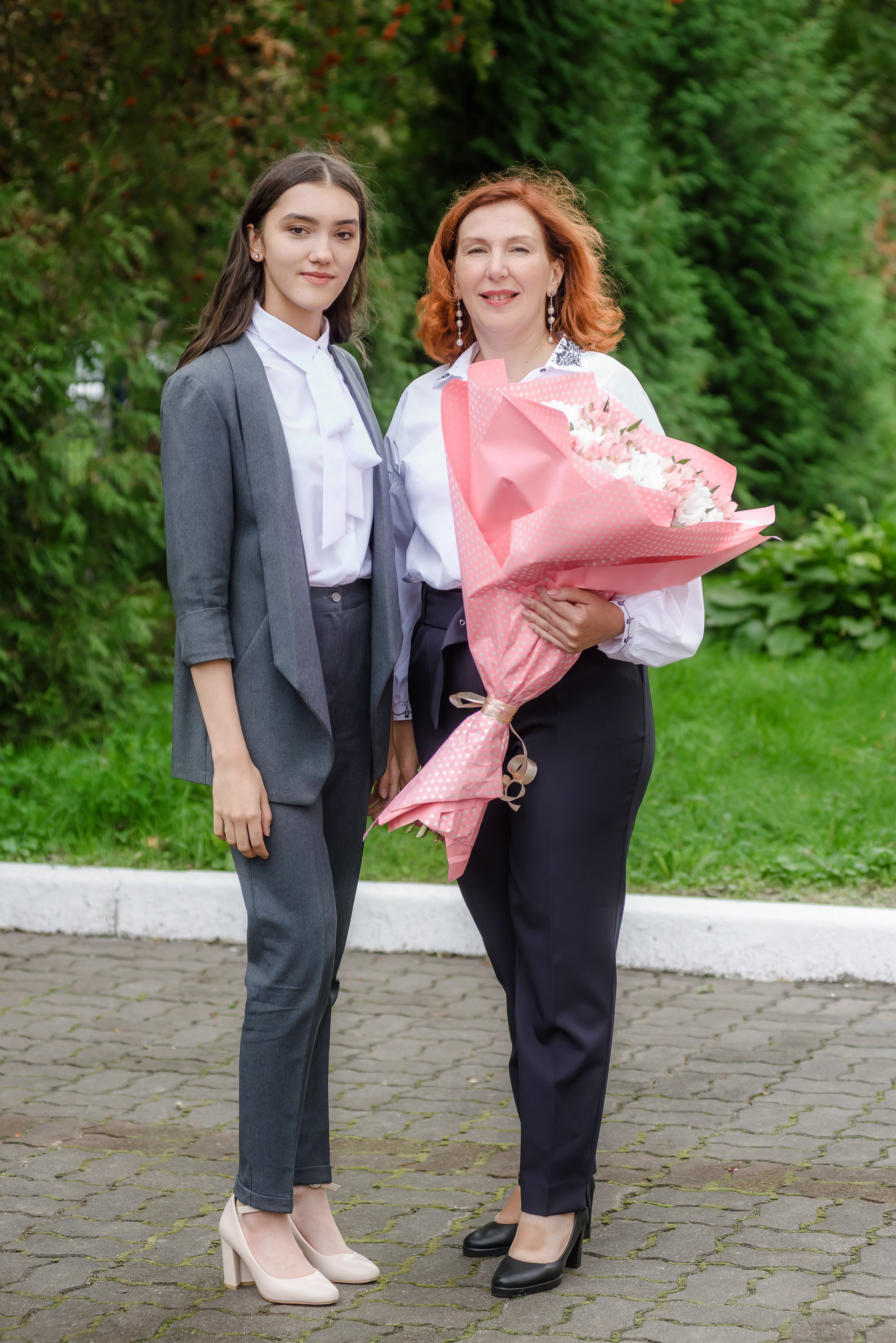 Линейка 11-е классы 2023. Фотограф Галина Лисанова, г. Брянск