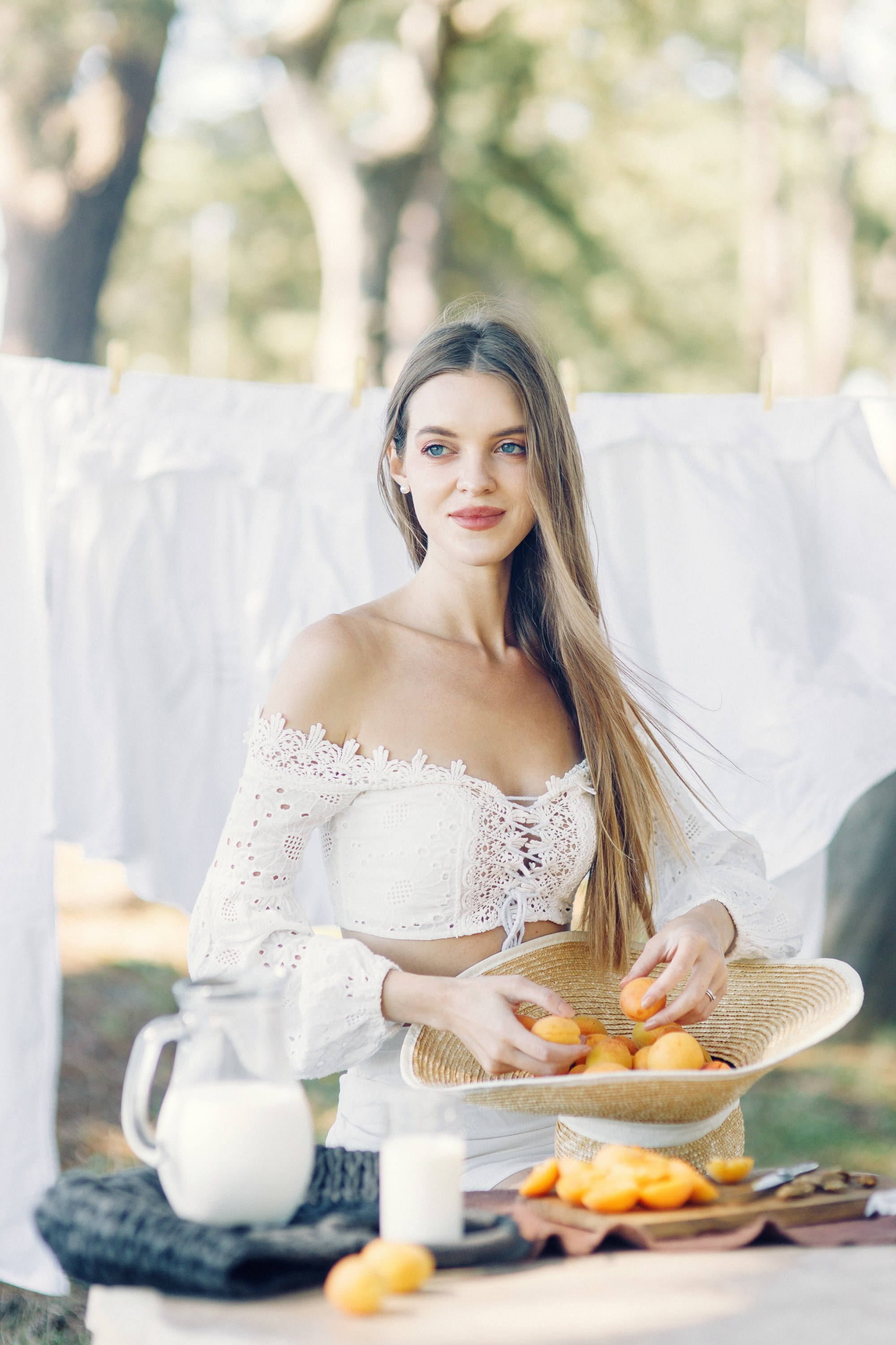 Фотосессия с абрикосами в Батуми