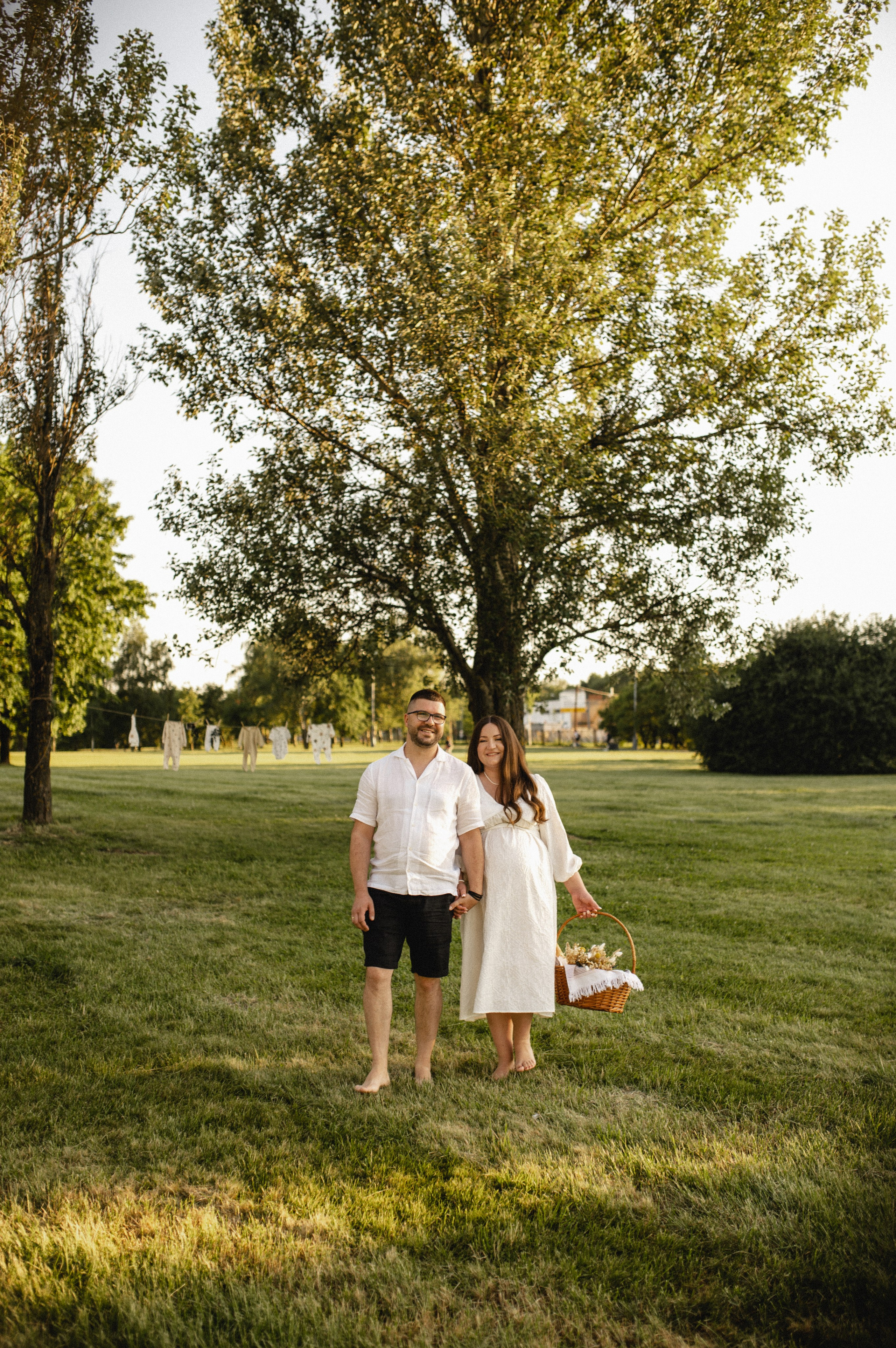 Фотосессия беременности на природе в парке Москвы. Семейная фотосессия Бутово Москва фотограф Алина Морщагина