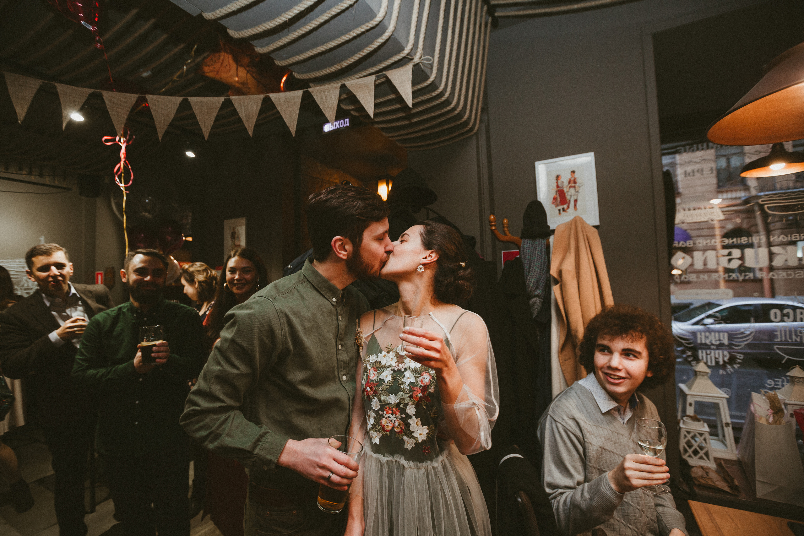 НикитаМарта (свадьба в баре). Фотограф Мария Немм
