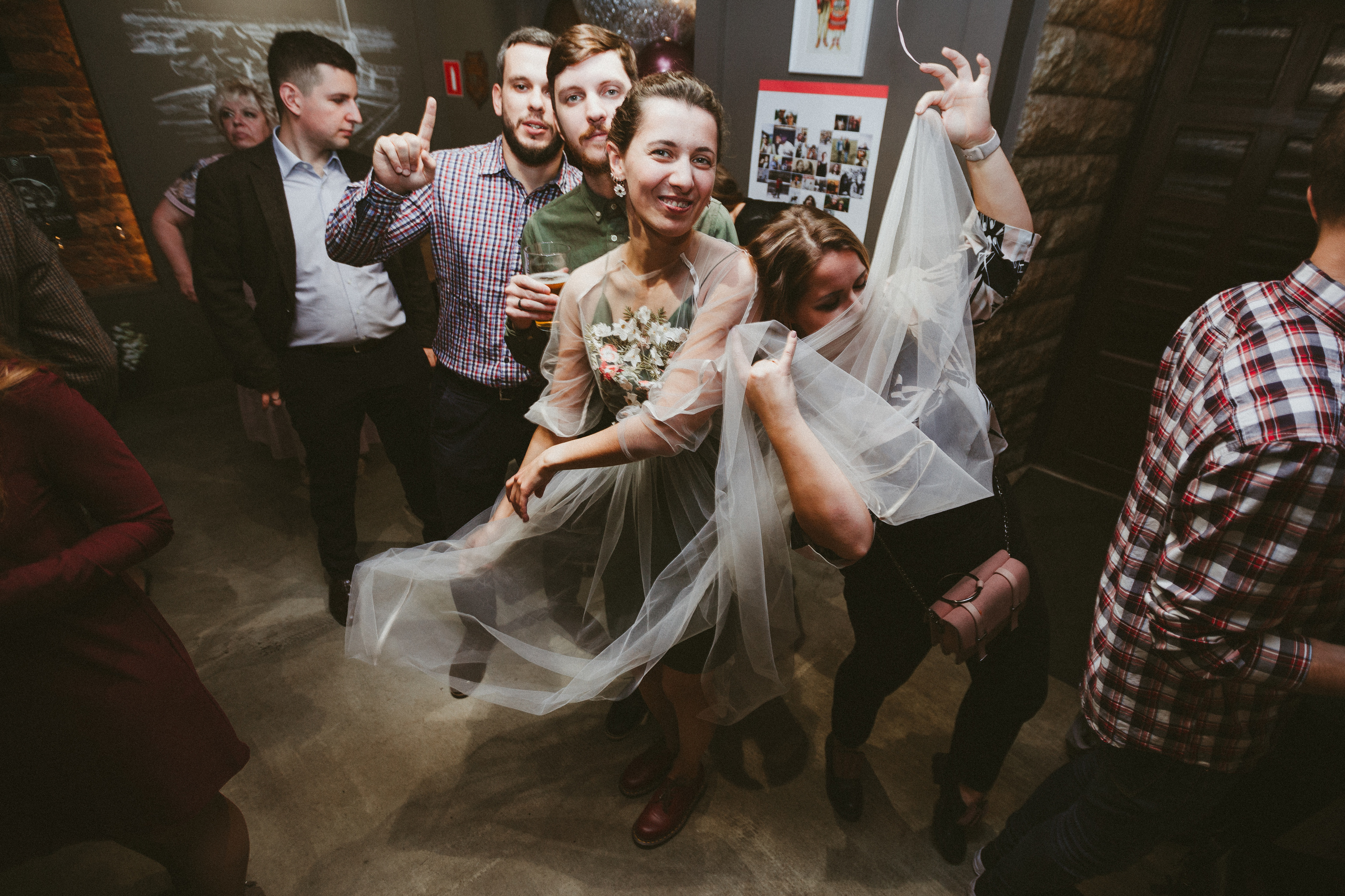 НикитаМарта (свадьба в баре). Фотограф Мария Немм