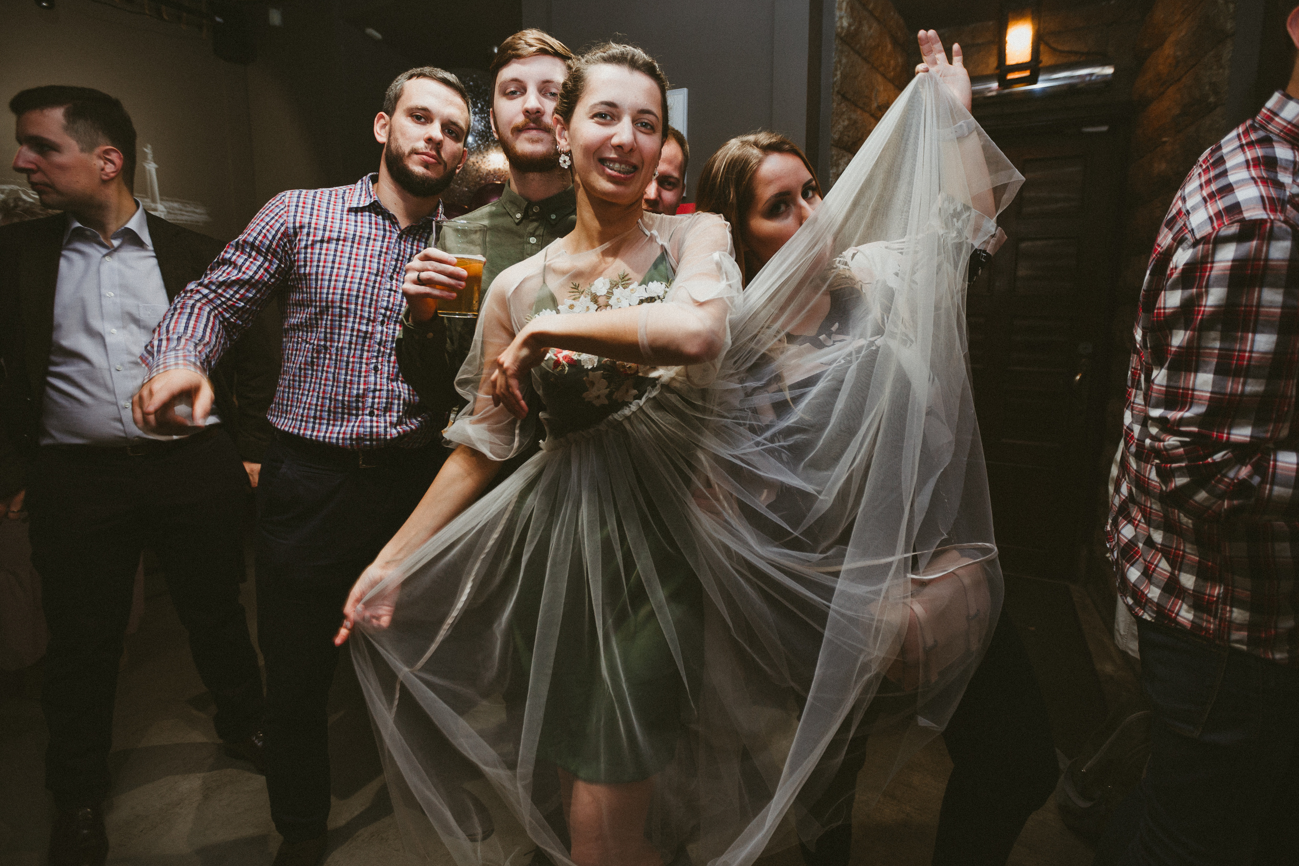 НикитаМарта (свадьба в баре). Фотограф Мария Немм