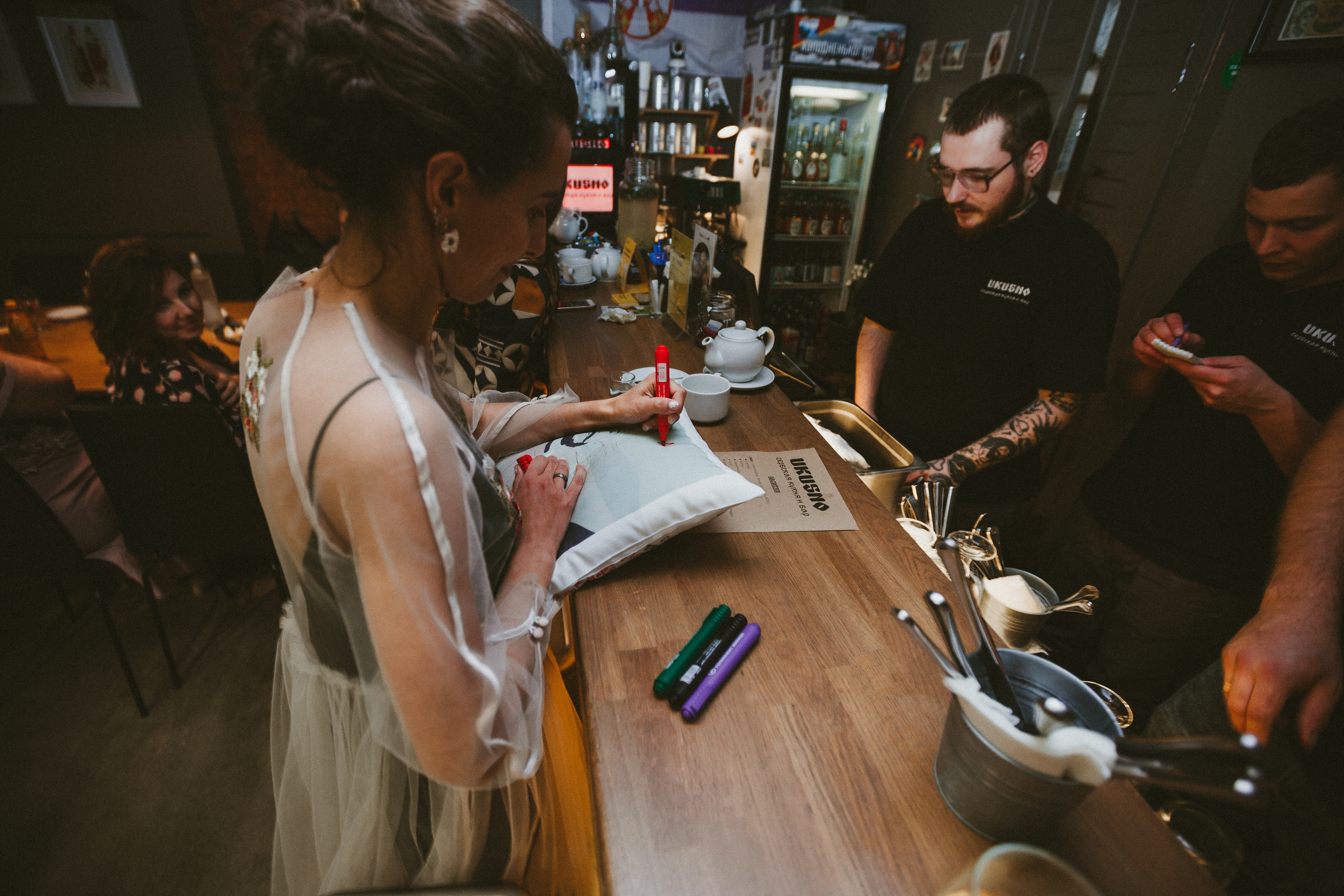 НикитаМарта (свадьба в баре). Фотограф Мария Немм