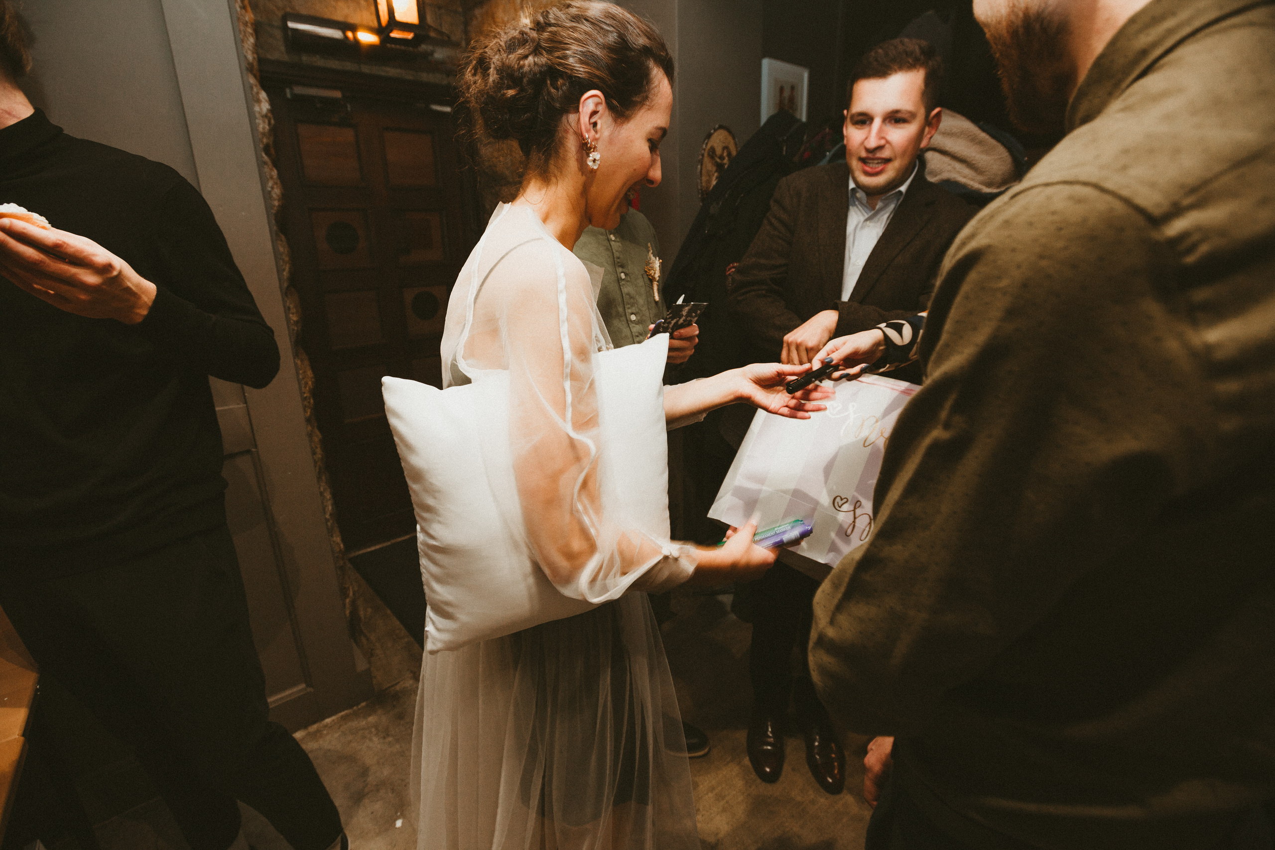 НикитаМарта (свадьба в баре). Фотограф Мария Немм