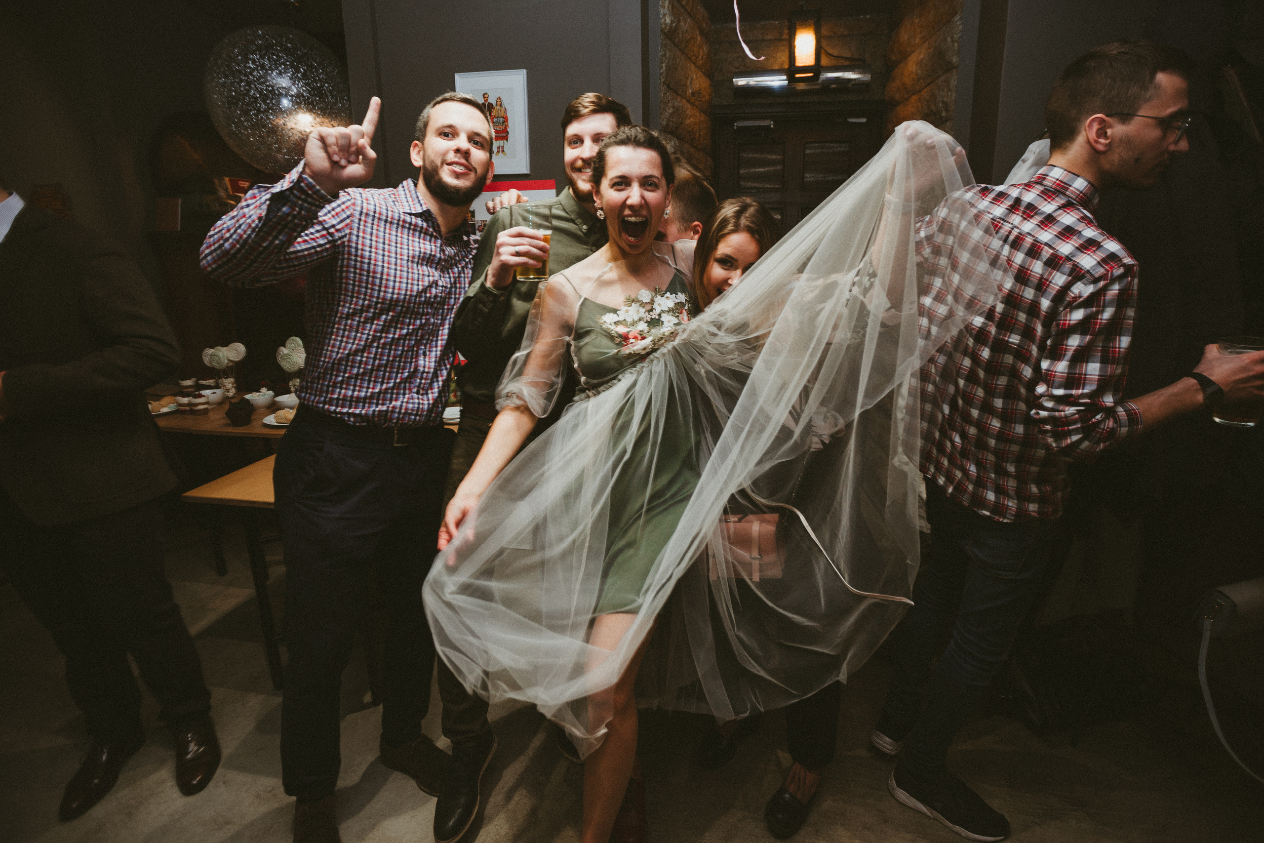 НикитаМарта (свадьба в баре). Фотограф Мария Немм