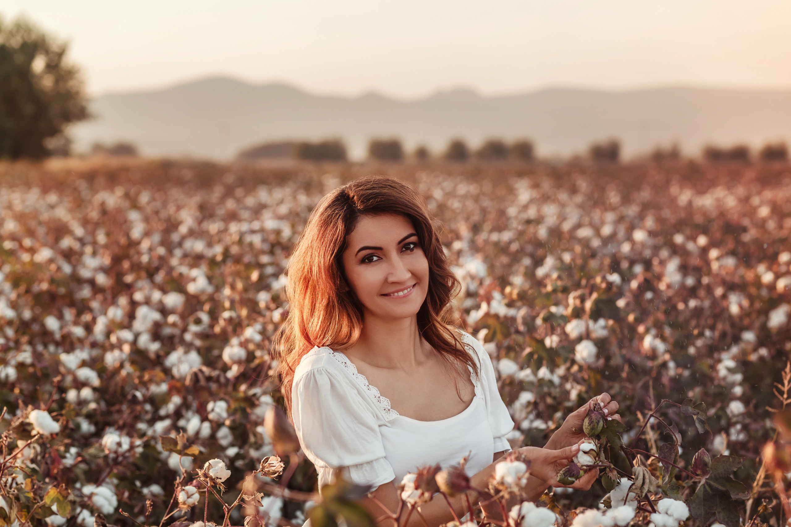 A photo session in the cotton field