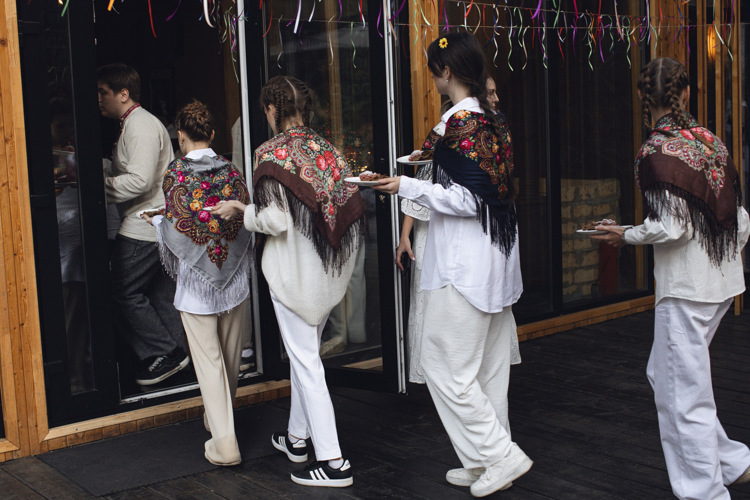 Званый ужин от гастрокафе «Sentori». Свадебные фотографы в г. Сургут Маркова Наталья и Замахина Елена