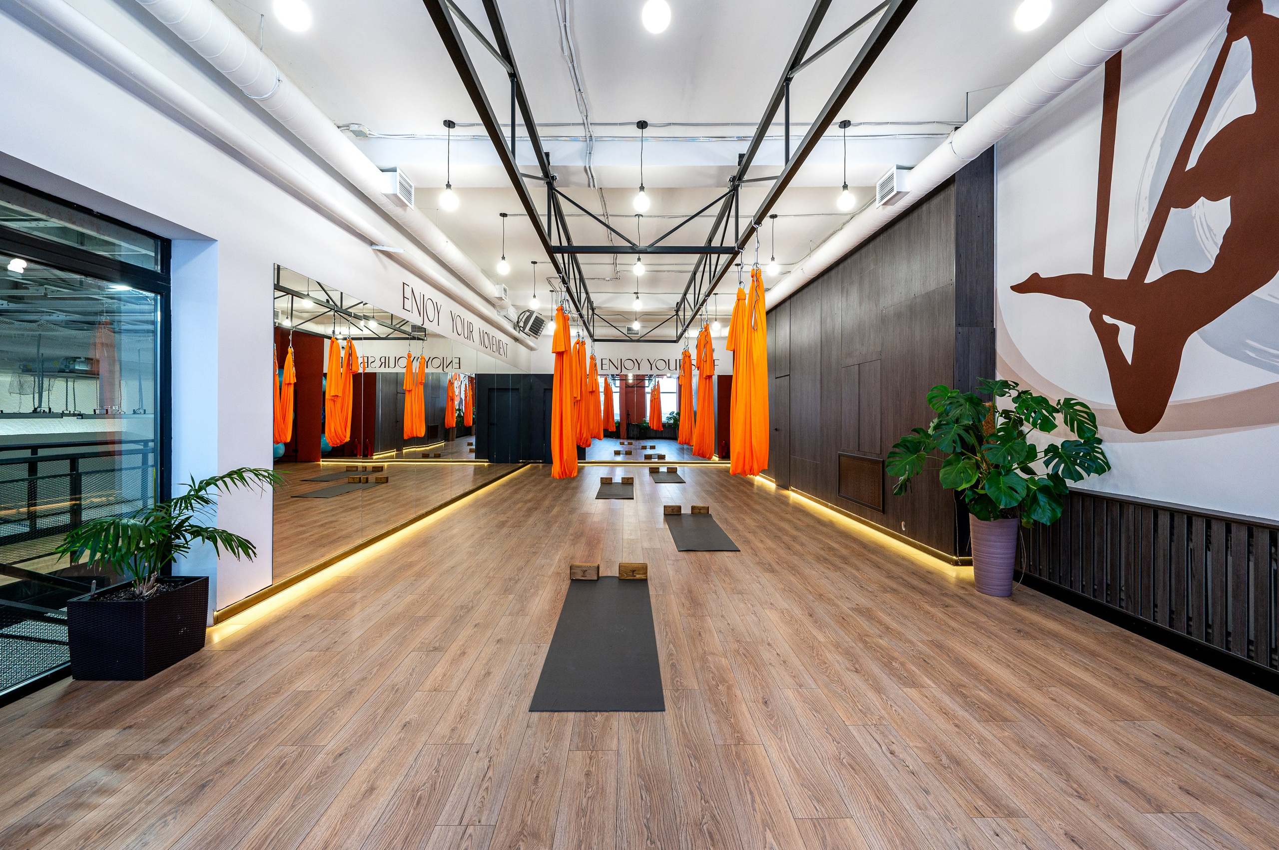 October Sport Club. Интерьерный фотограф. Фото- видеосъемка недвижимости Санкт-Петербург