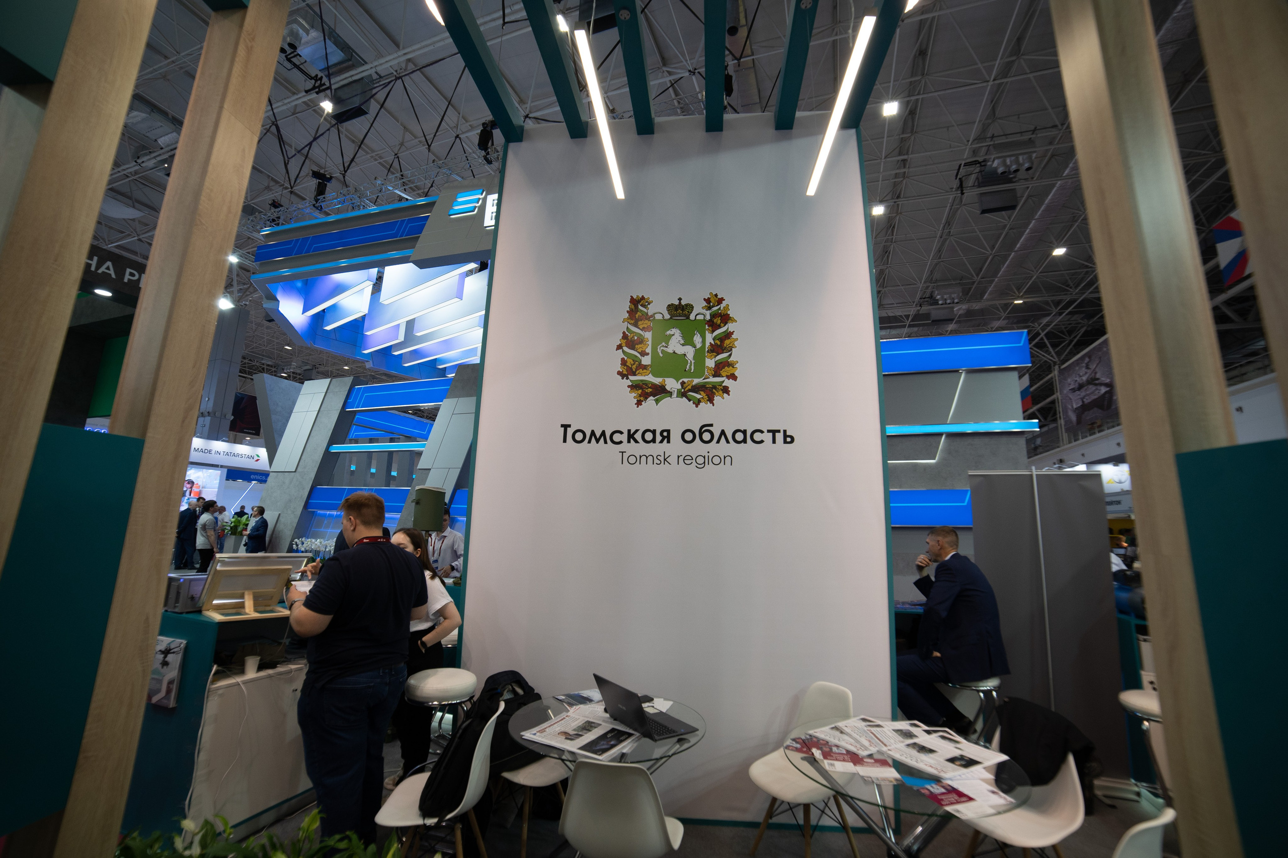 Выставочные стенды. Профессиональный портретный фотограф в Москве Владимир Глаголев