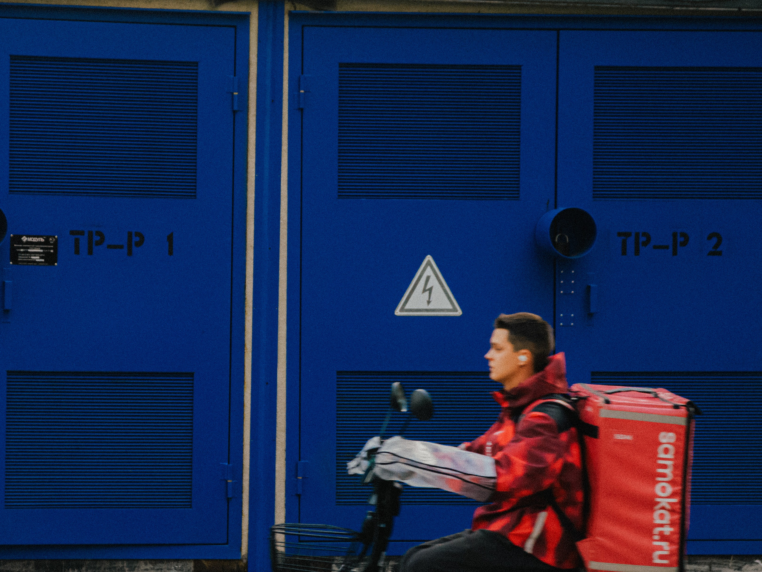 Контрасты большого города (Тюмень). Фотограф Денис Труштин | dentrushtin