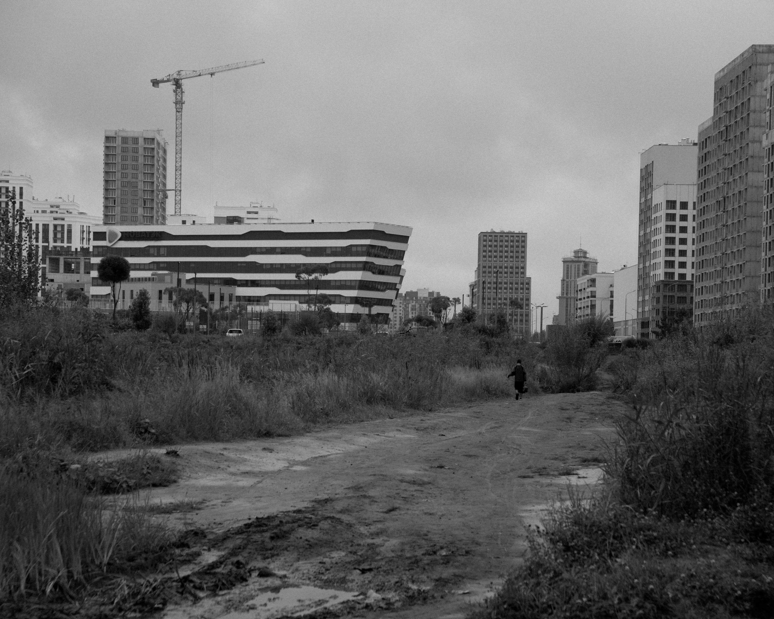 Контрасты большого города (Тюмень). Фотограф Денис Труштин | dentrushtin