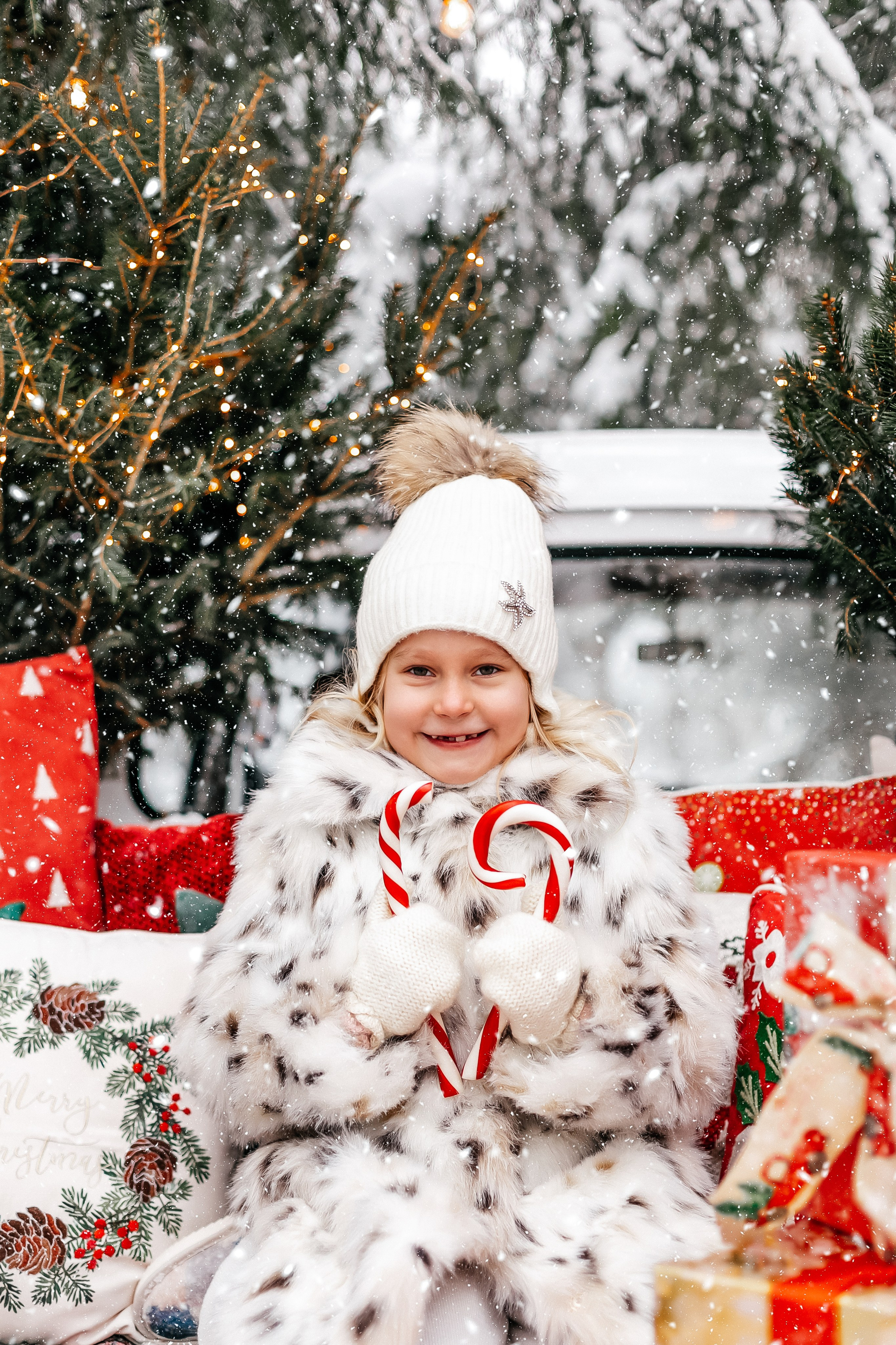 Новогодние фотосессии с ретро машинами. Фотопроекты, фотодни и фотосессии в Москве