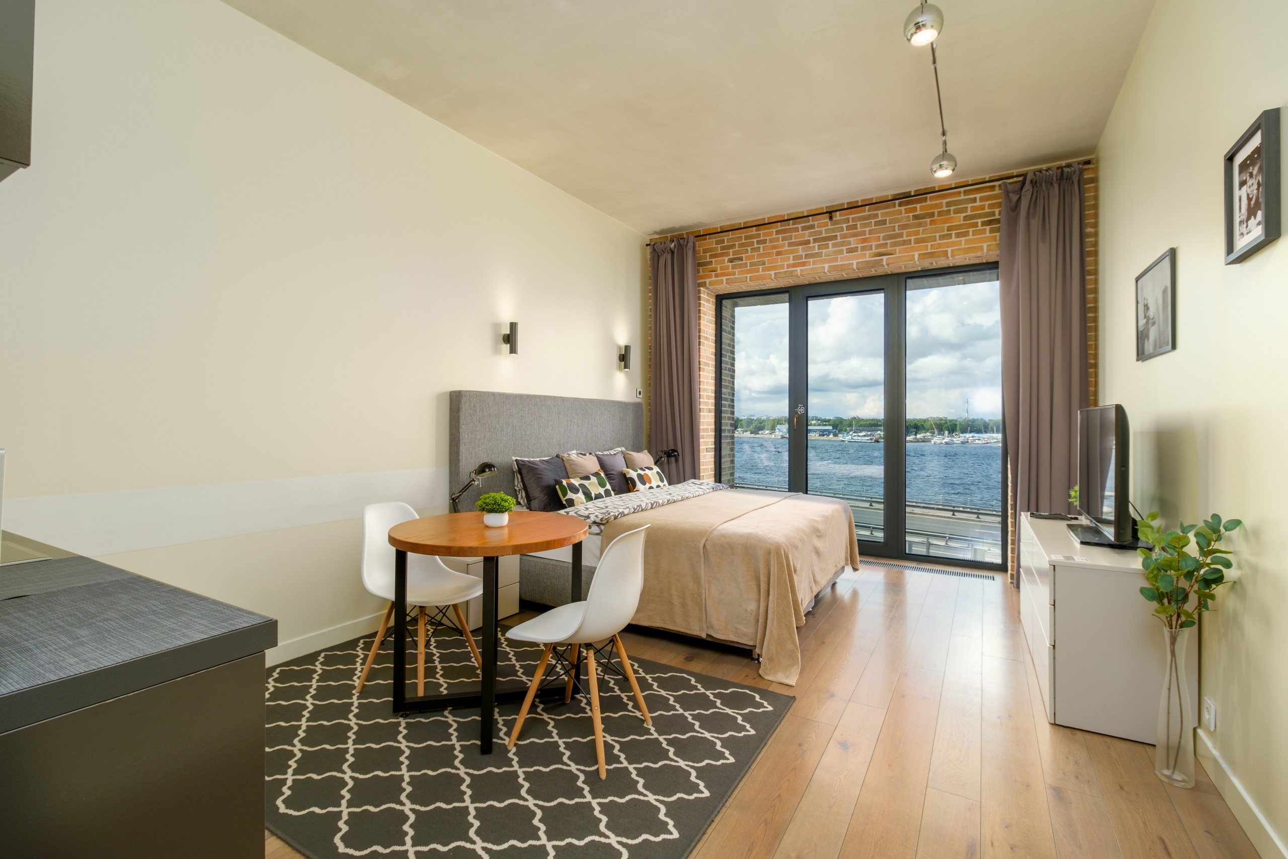 Интерьерная съёмка Docklands Aparthotel