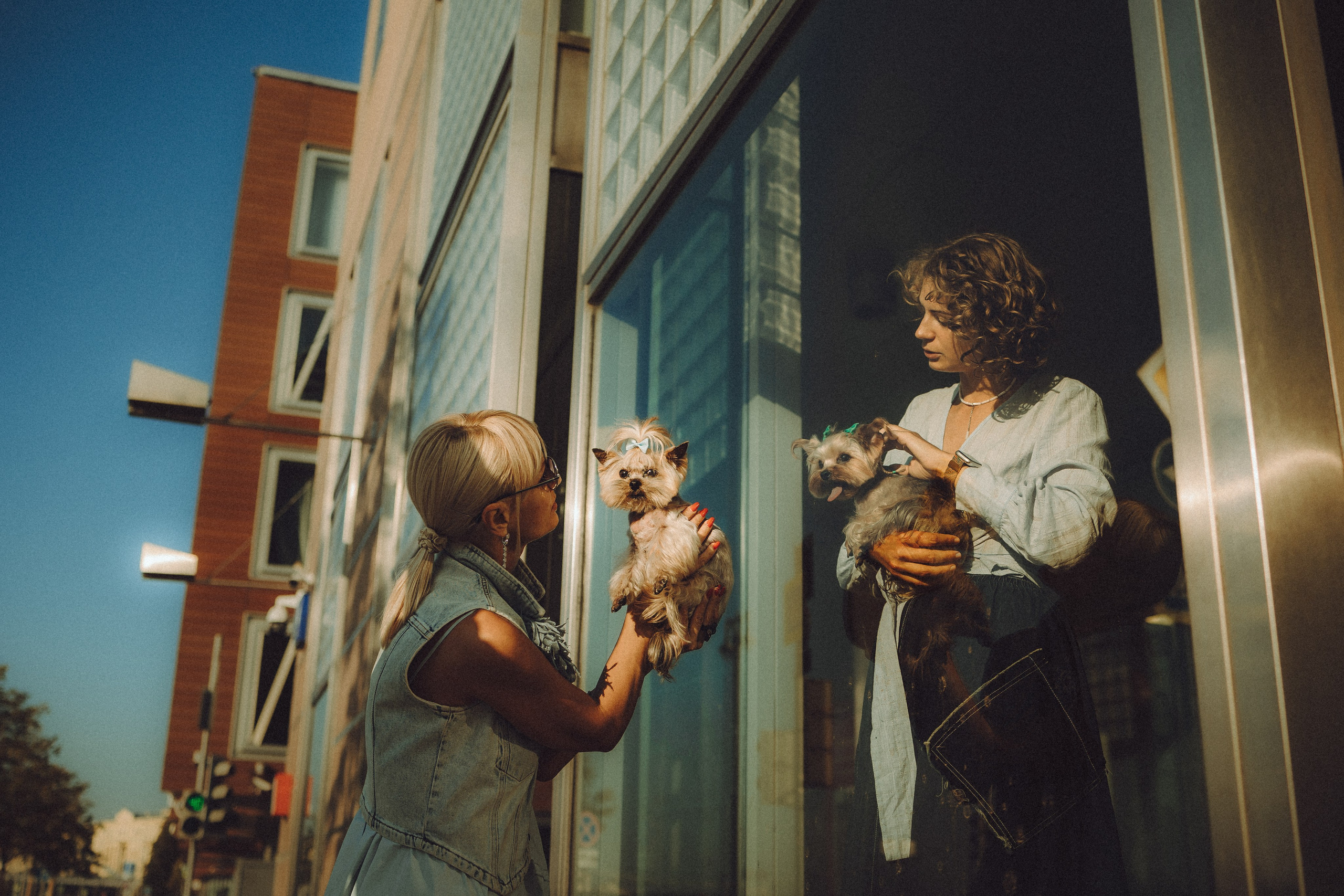 Дженни, Оливия и их семья