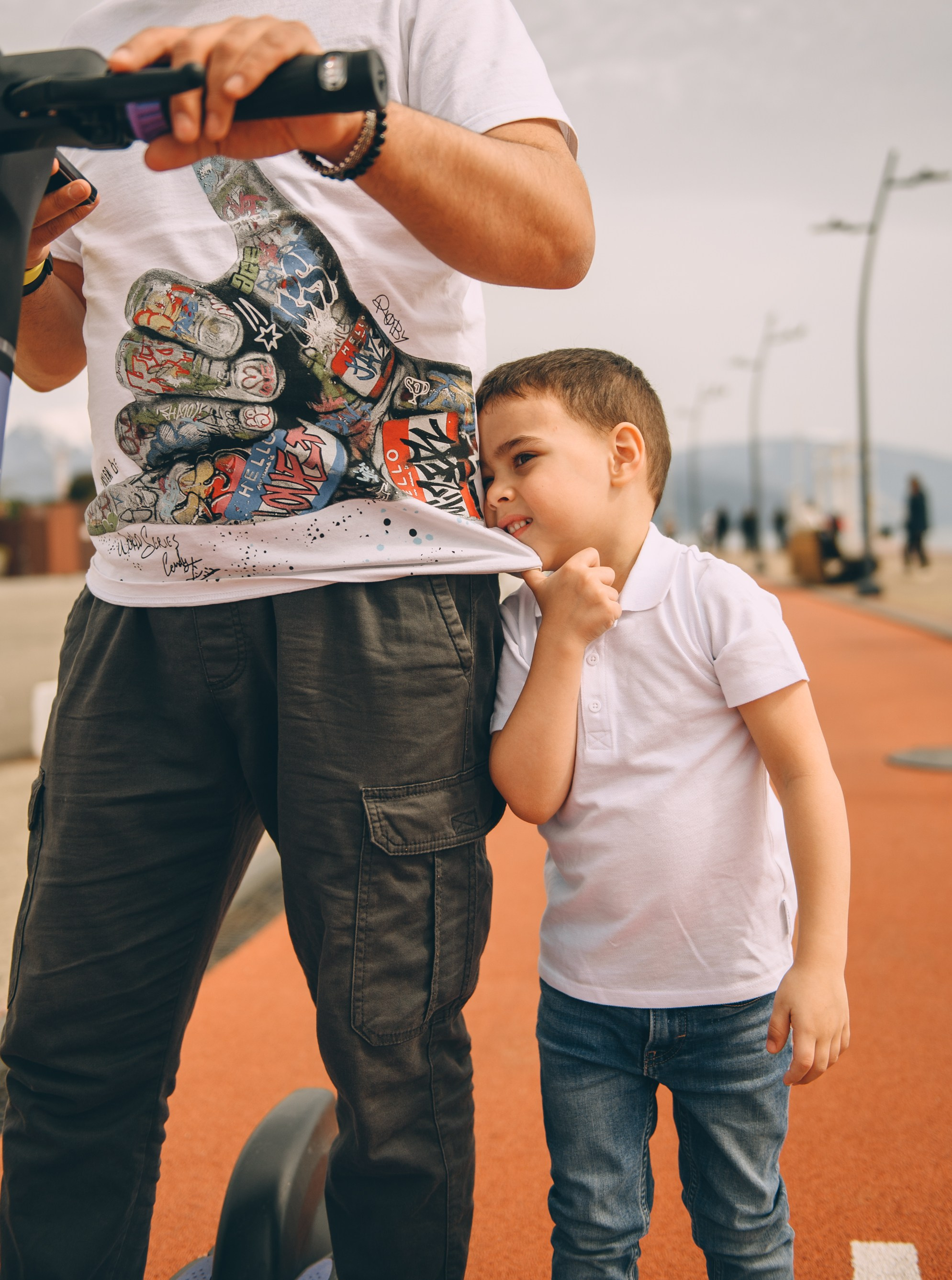 Отец-герой с двумя сыновьями непоседами. Свадебный и семейный фотограф София Невская