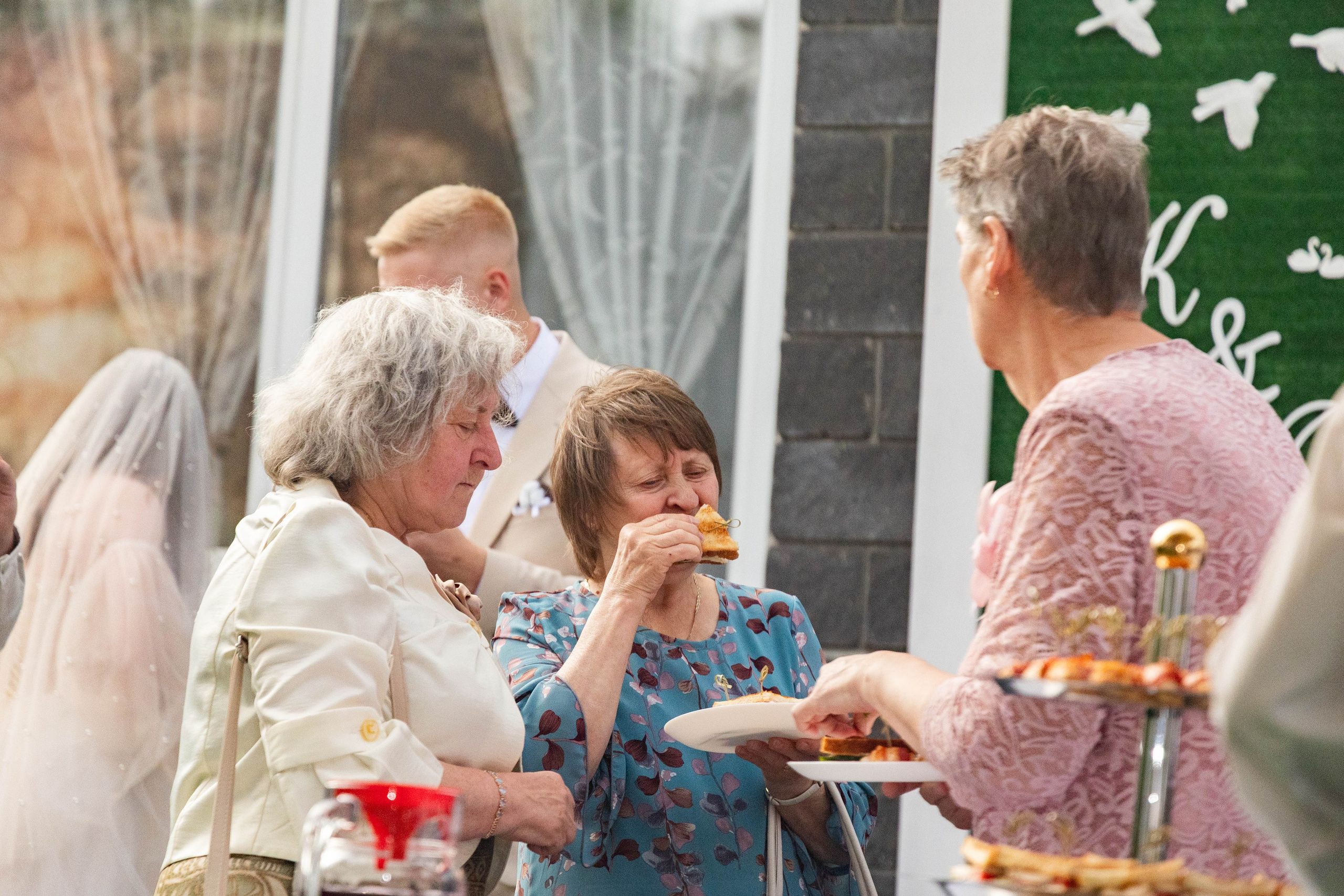 Свадебная фотосессия свадебный фотограф Татьяна Марсуверских свадебная фотопрогулка Москва Жуковский. Фотограф для маркетплейсов, фотоуслуги в Жуковском Татьяна Марсуверских