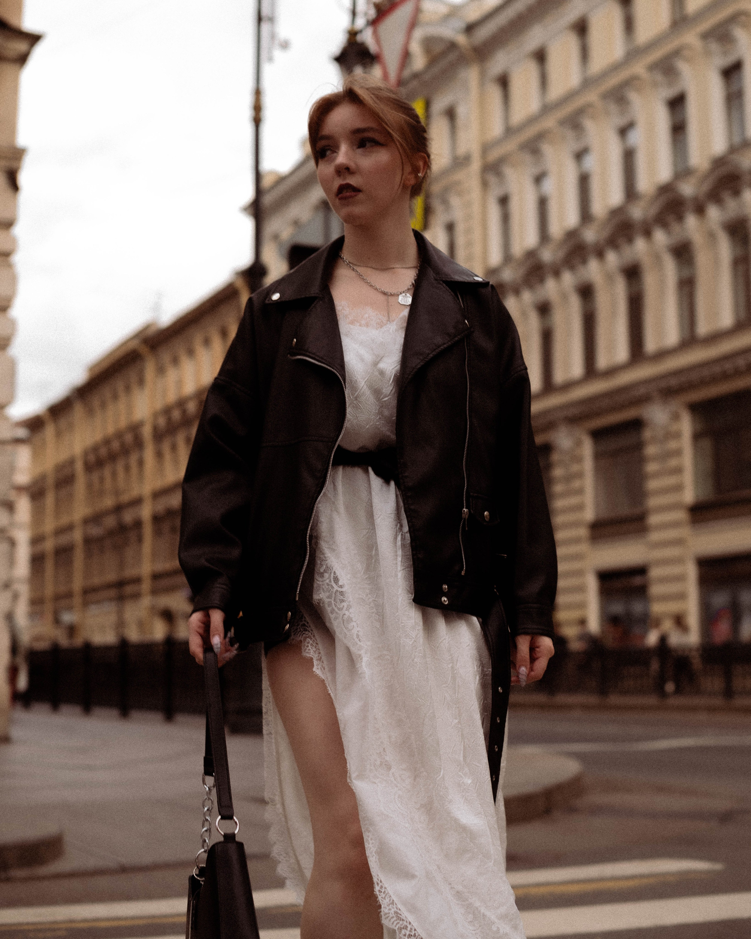 Оля. Женский фотограф. Создатель украшений ручной работы. Модель