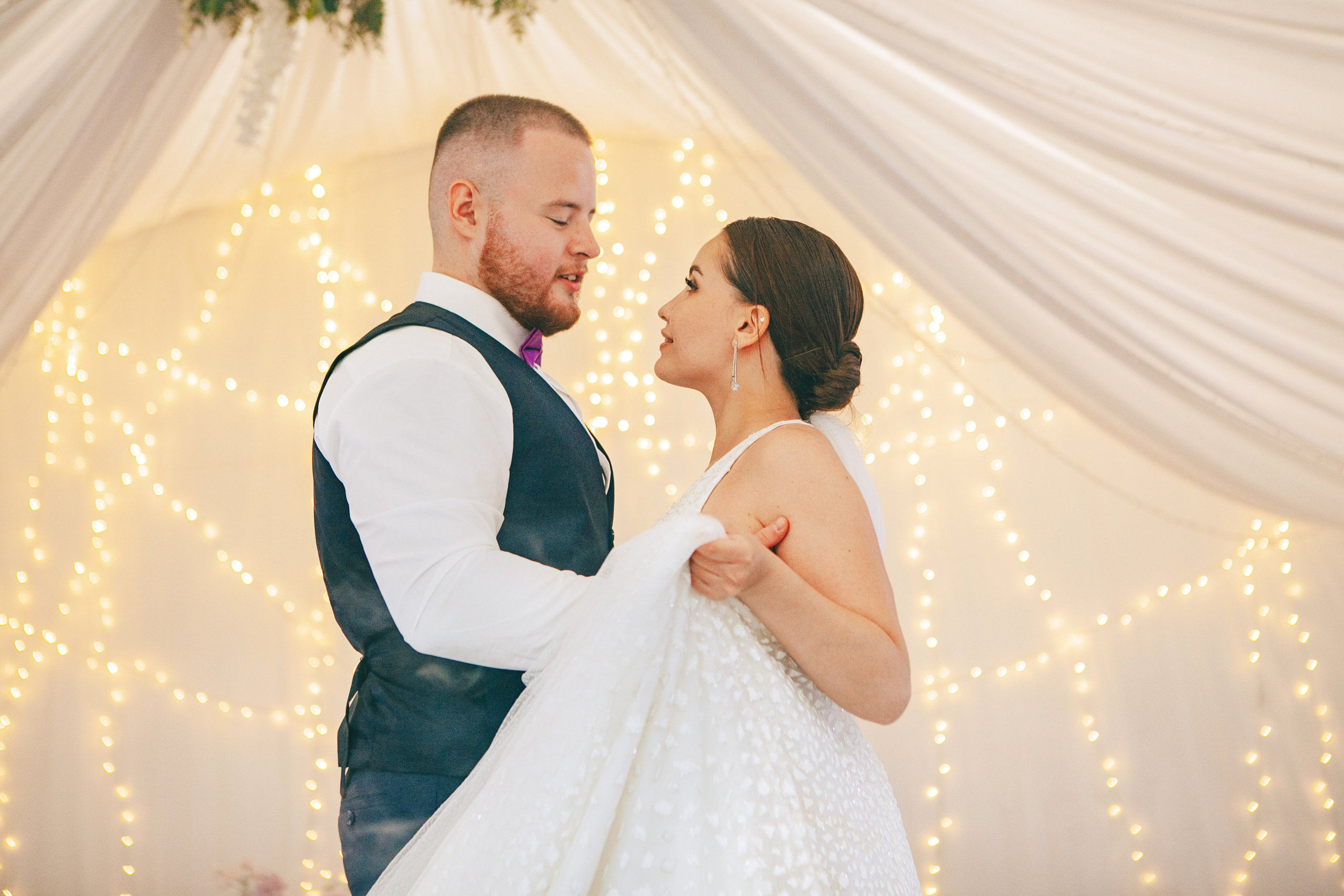 Свадебная фотосессия в отеле hartwell hotel и на патриарших прудах. Фотограф Ольга Ефремова