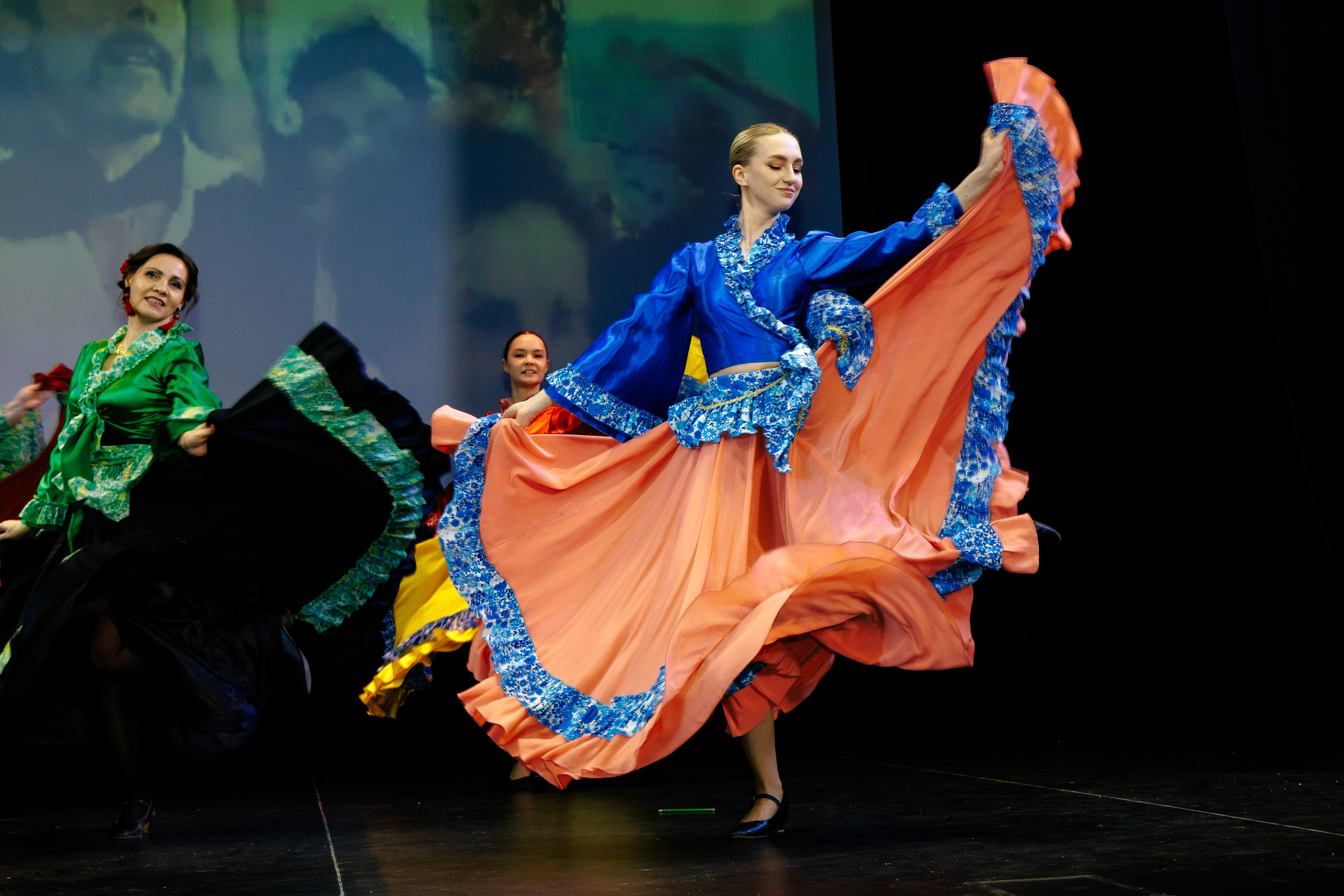 Весенняя Феерия 2025. Свадебный и семейный фотограф в г. Волхов Алексей Кочерыжкин