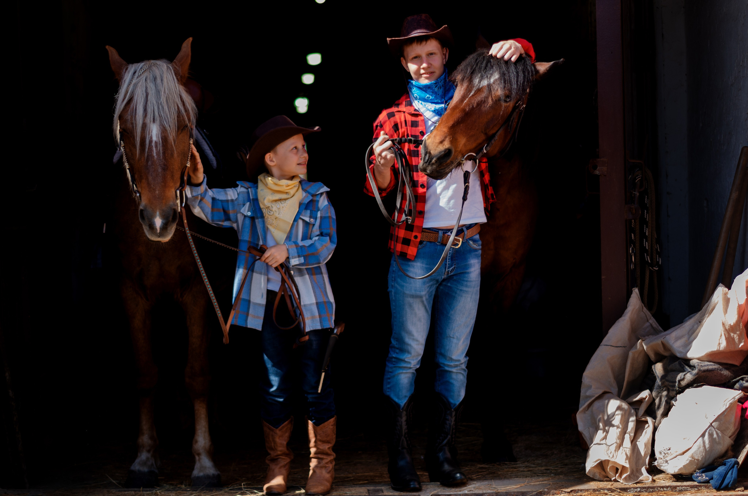 Western. Фотограф Марина Доглядная Челябинск фотосессии с лошадьми, мотоциклами
