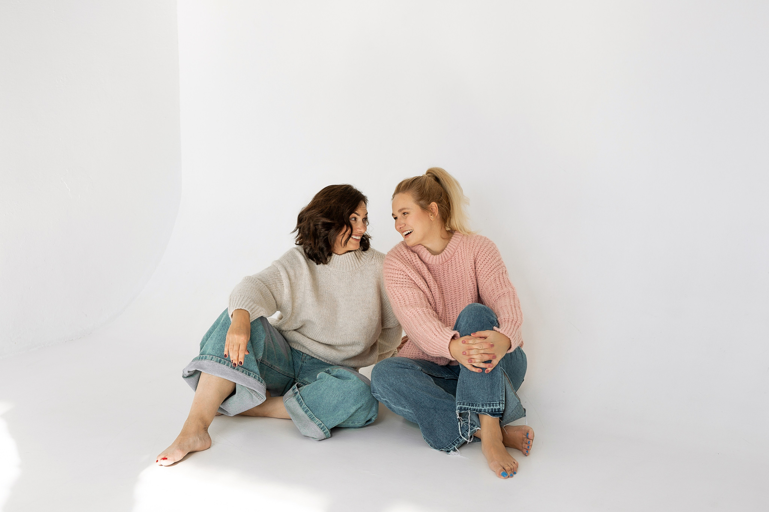 Татьяна и Анжела, владельцы актёрского и модельного агентства. Семейный фотограф в Москве Марина Петра