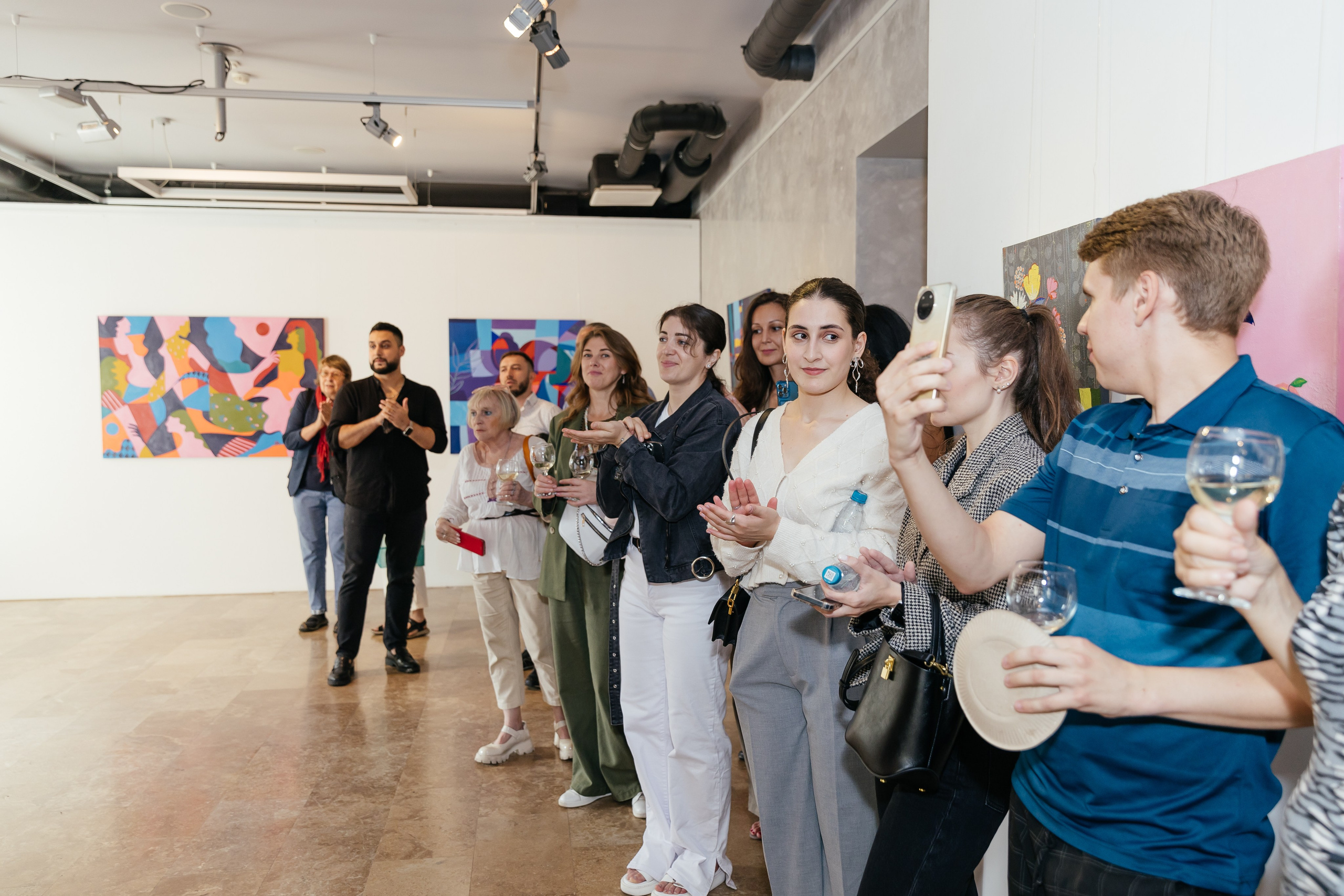 Выставка Лиры Алборовой «Цвет — это я». Свадебный и репортажный фотограф в Санкт-Петербурге Николай Голованов