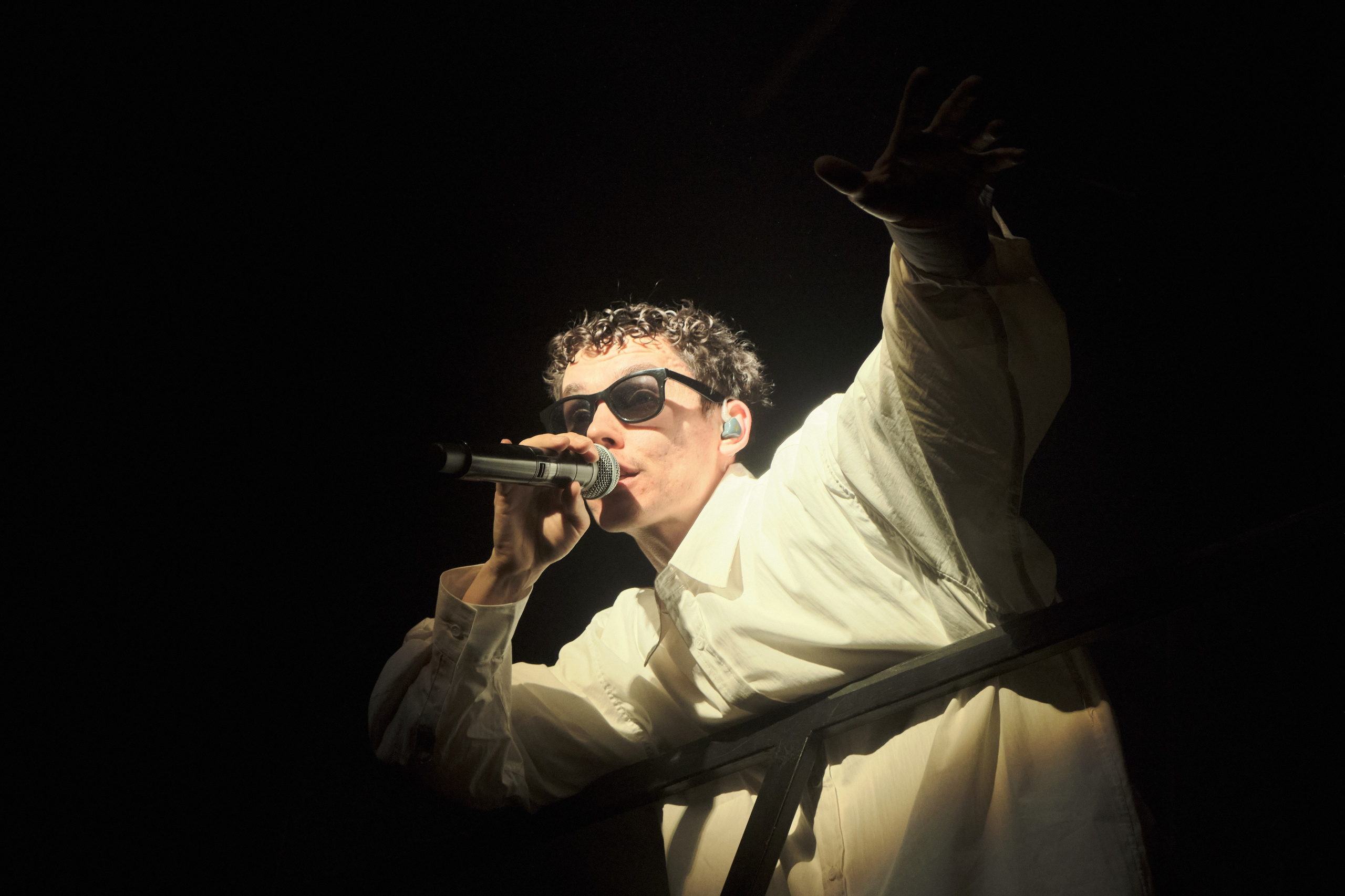 Антоха МС. Фотограф и оператор Сергей Окладников