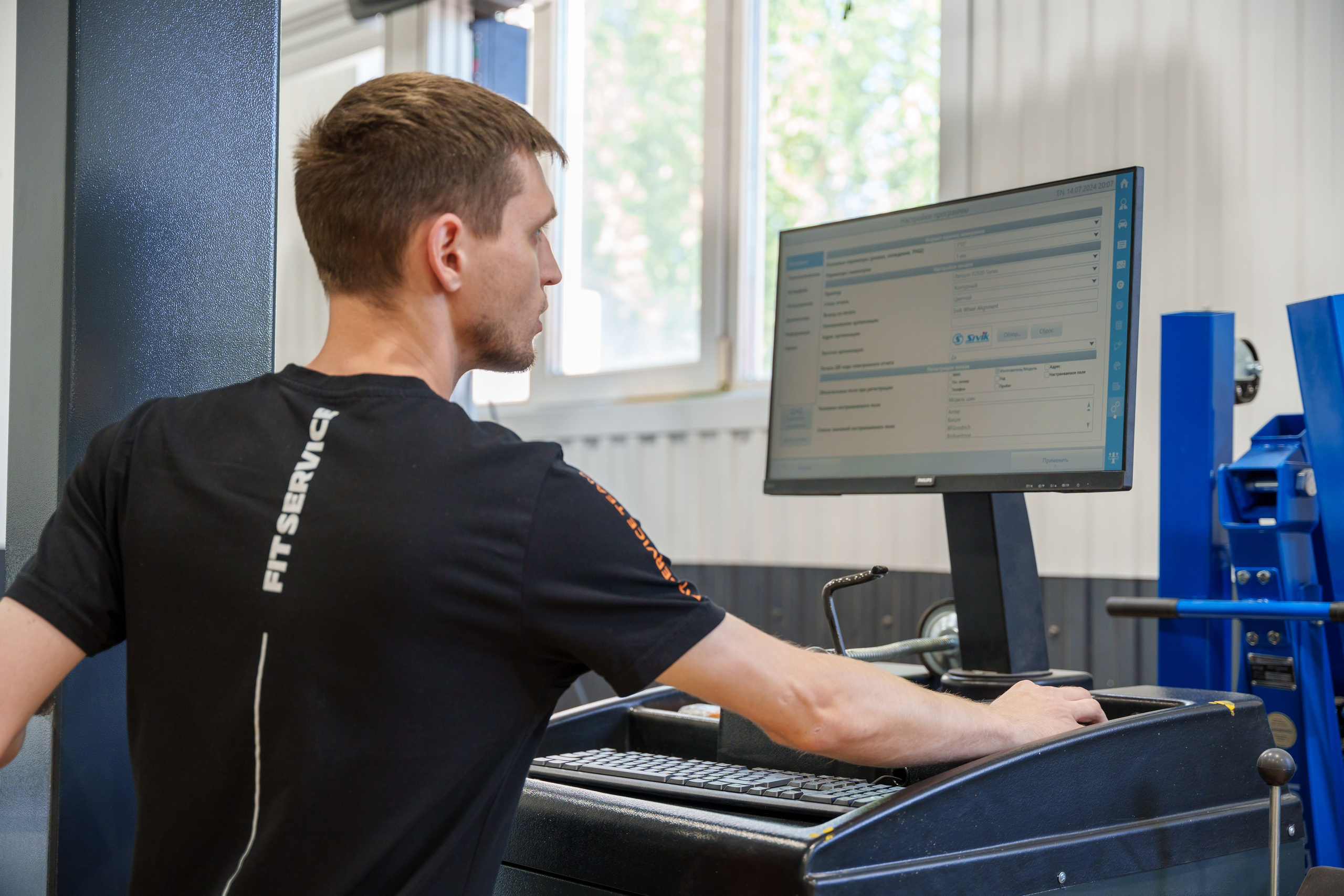 Интерьерная фотосъемка автосервиса Fit Service в Краснодаре — Профессиональная фотосъемка интерьера техцентра в Краснодаресеть СТО. Шедевры для Вас! Фотограф и Видеограф в Краснодаре Пахиев Руслан