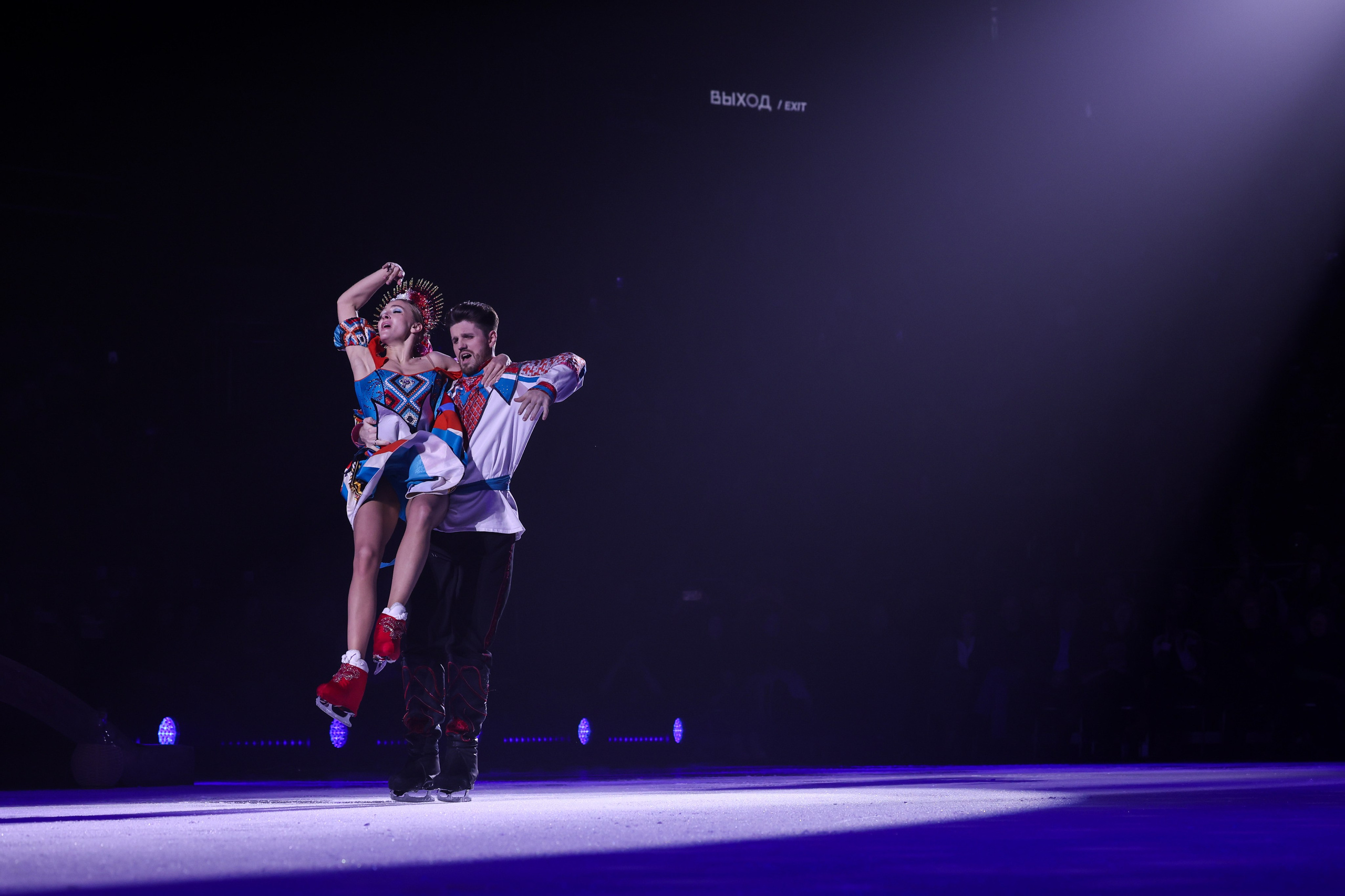 «Вечера на хуторе» ледовое шоу 25.12.2025. Спортивный и репортажный фотограф Антон Тереханов