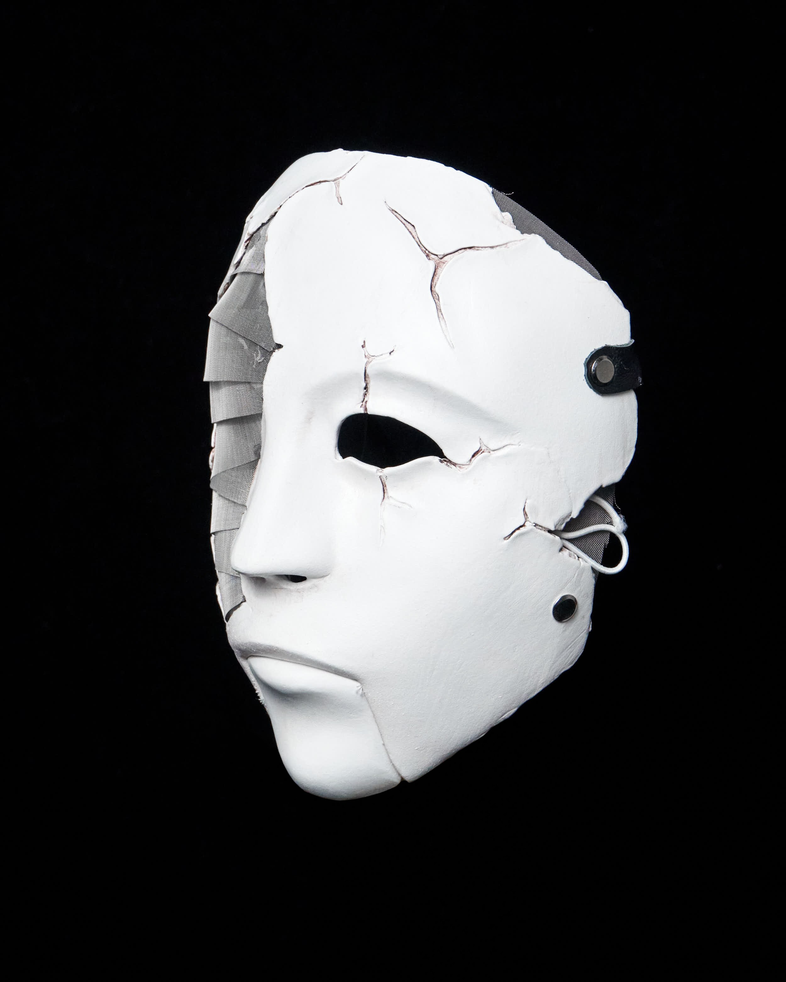 «BROKEN DOLL». BARVABRAR