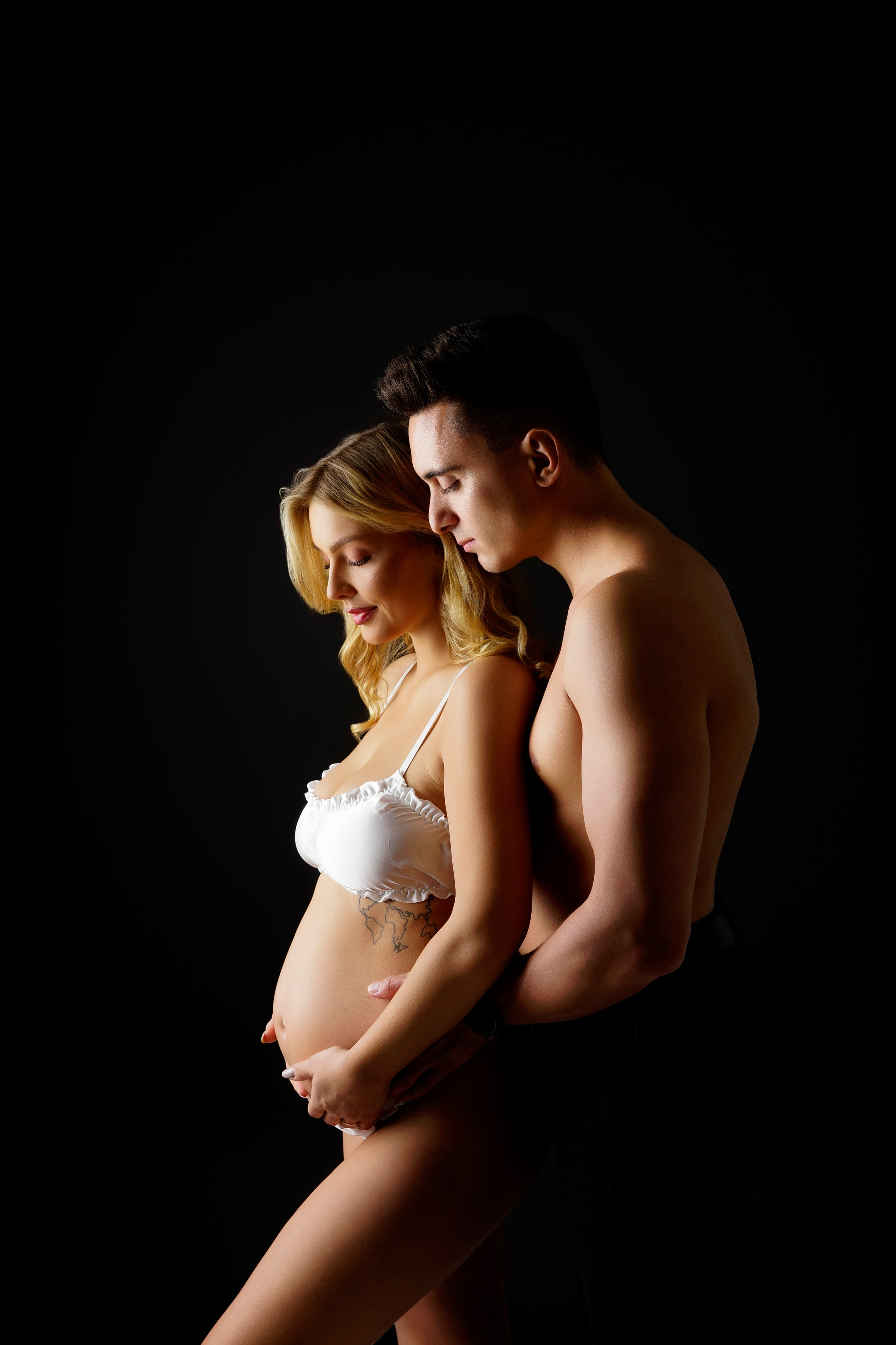 Съёмка беременности в моей фотостудии «НЕБО». Женский фотограф в Химках Алёна Ленёва