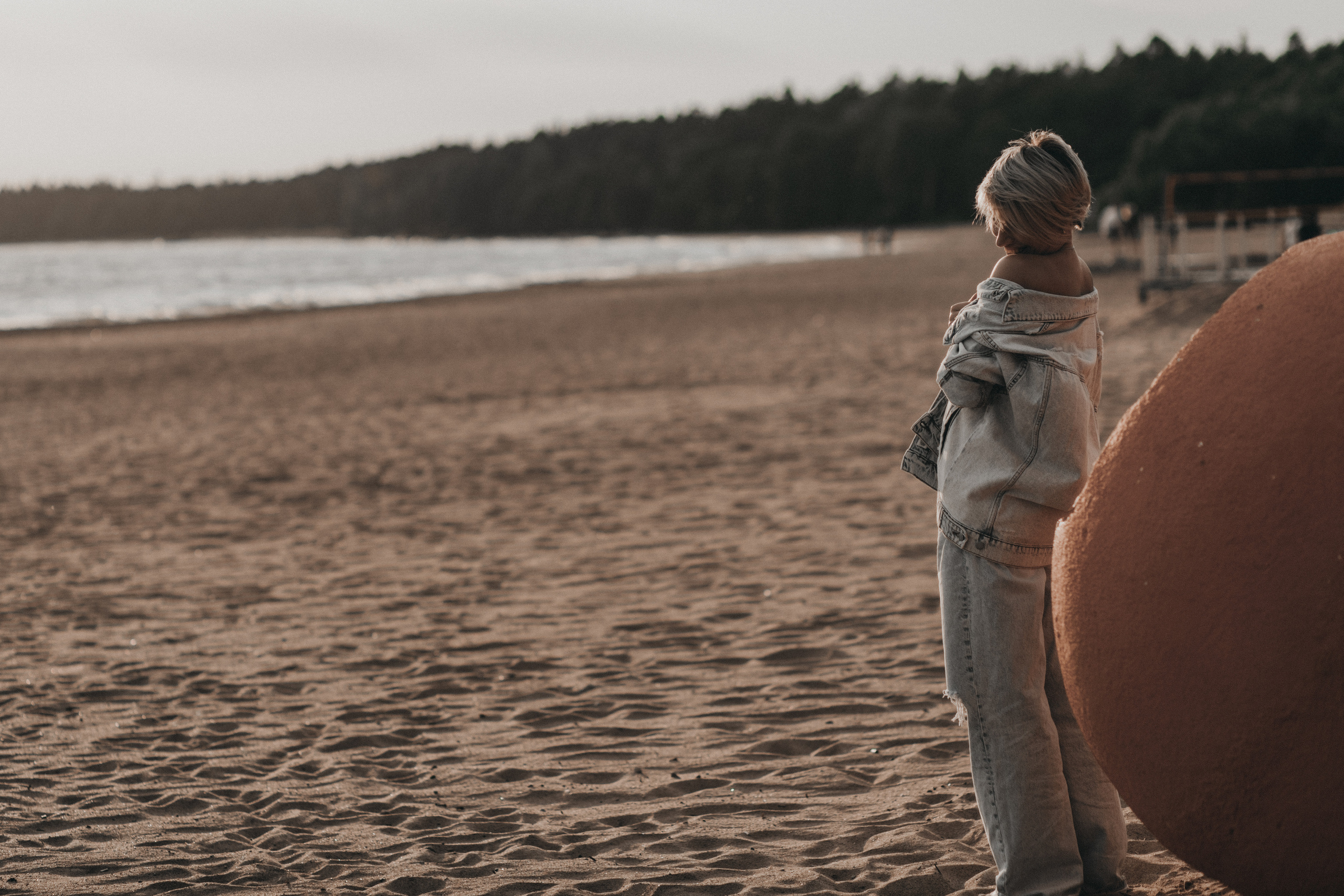 Фотосъемка на Финском заливе. Фотограф из Санкт-Петербурга Оксана Валковая. Женский портрет. Портрет