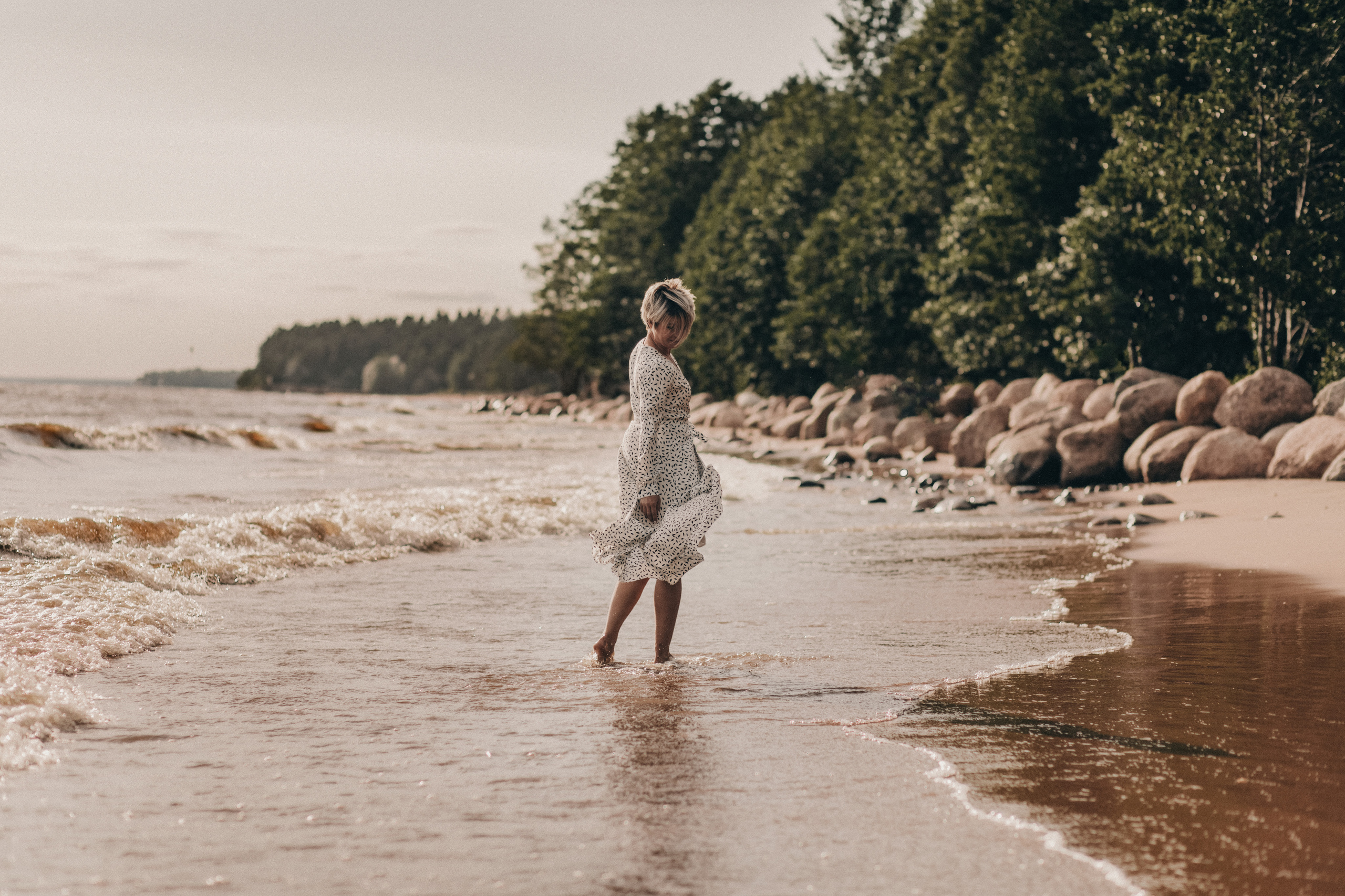 Фотосъемка на Финском заливе. Фотограф из Санкт-Петербурга Оксана Валковая. Женский портрет. Портрет