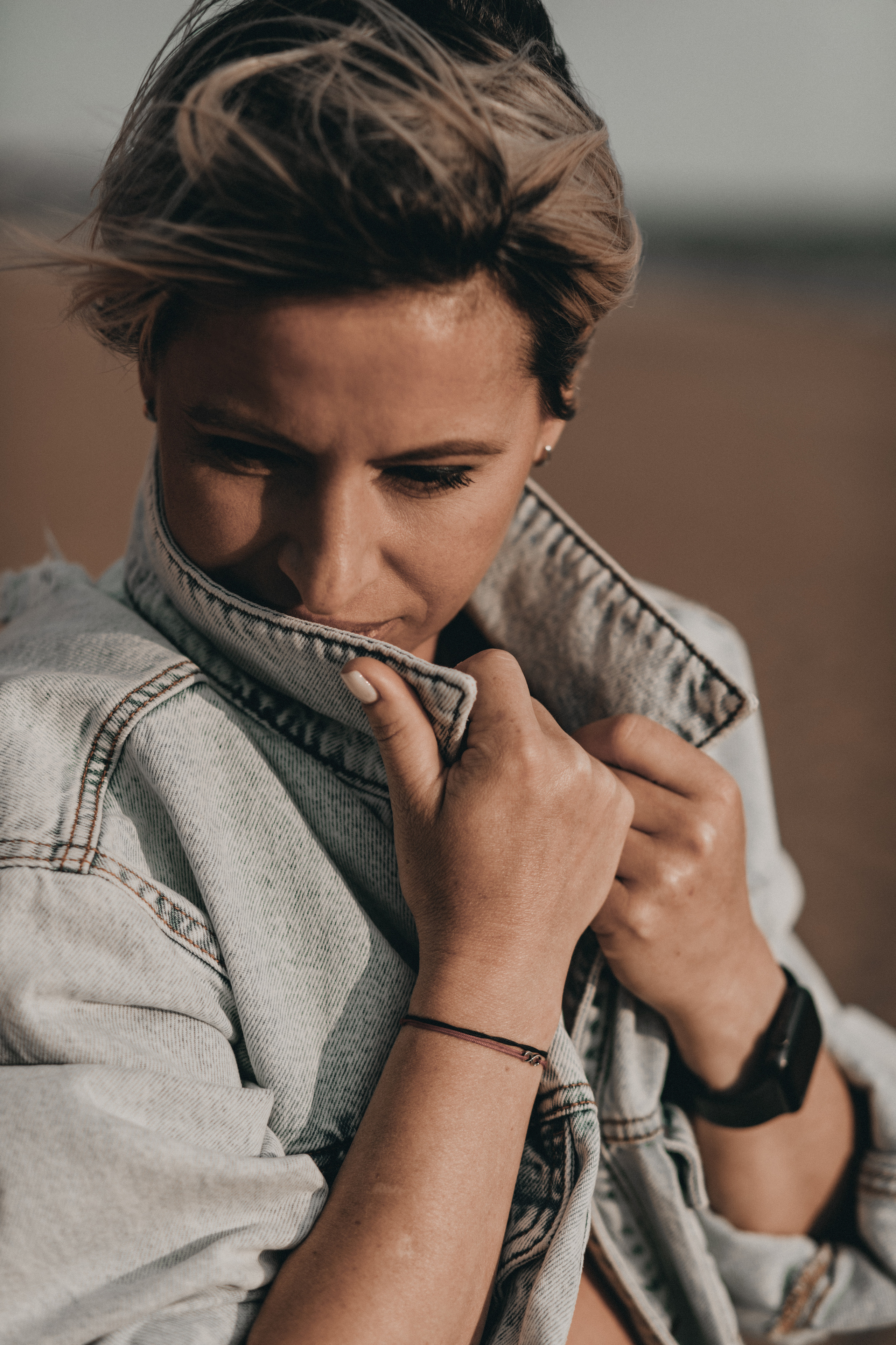 Фотосъемка на Финском заливе. Фотограф из Санкт-Петербурга Оксана Валковая. Женский портрет. Портрет