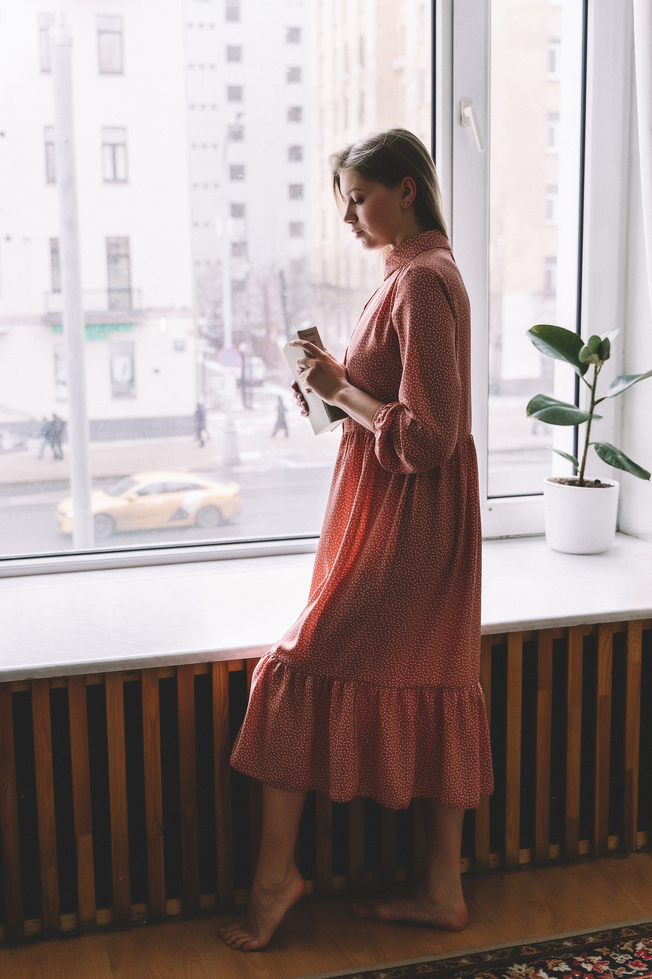 Женский фотограф в Москве и Московской области. Женская фотосессия. Женственные фотографии. Фотографии красивых женщин. Красивая стильная женская фотосессия. Контент-фотосессия. Визуал для блога.