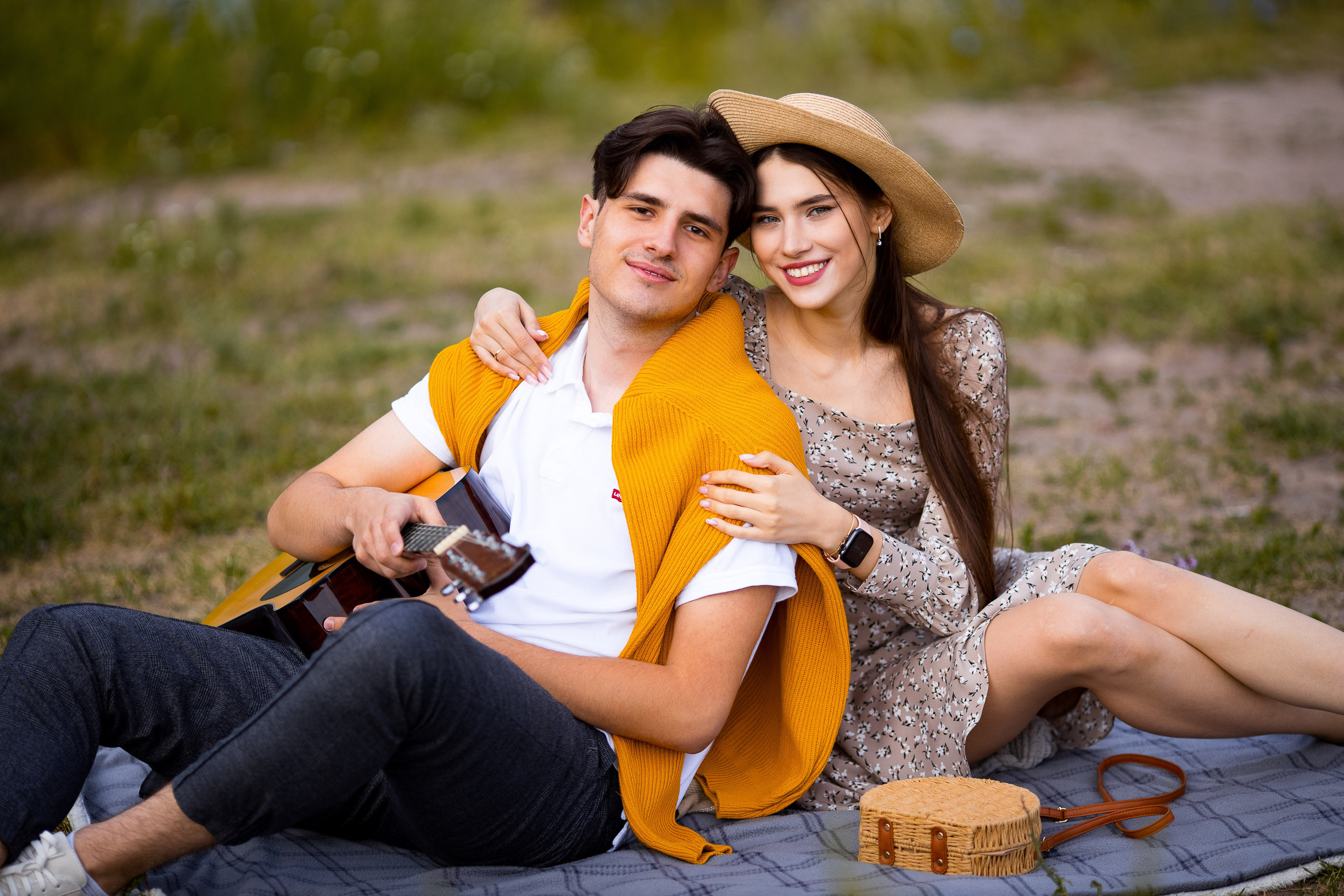 Фотосессия LoveStory на Иссыкском озере. Свадебный и семейный фотограф в Алматы Алексей Балышев