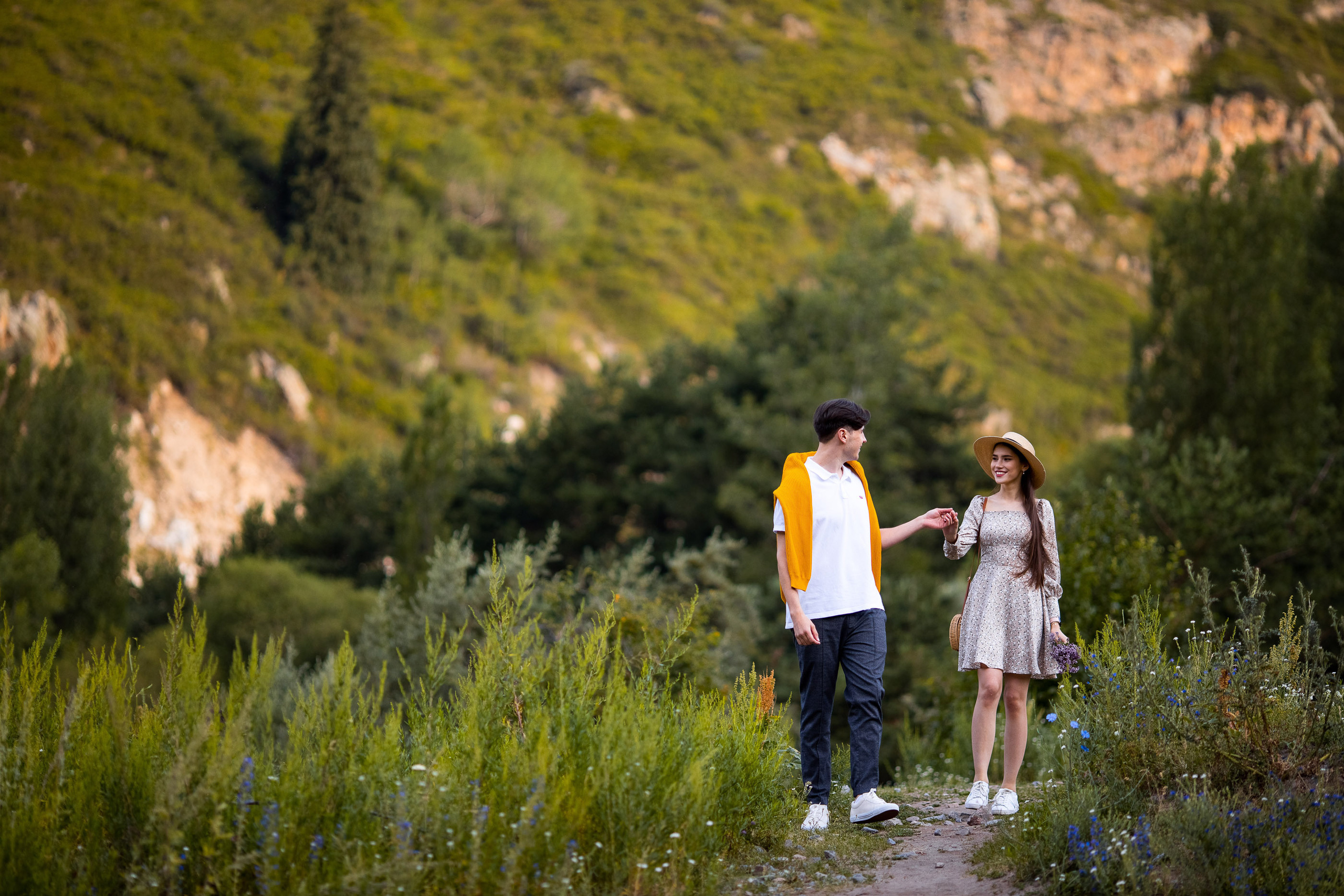 Фотосессия LoveStory на Иссыкском озере. Свадебный и семейный фотограф в Алматы Алексей Балышев