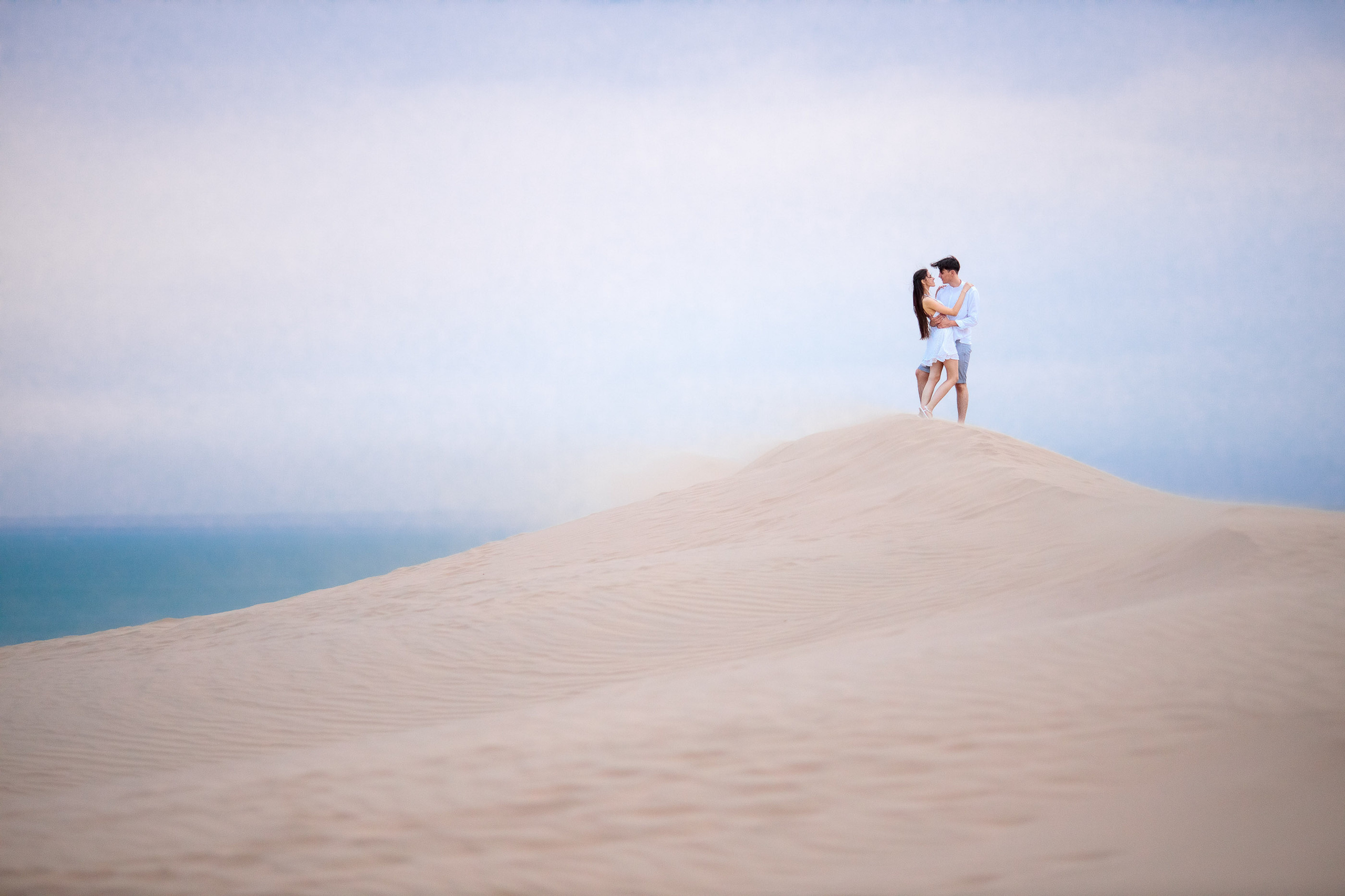 LoveStory Алматинские Барханы. Свадебный и семейный фотограф в Алматы Алексей Балышев