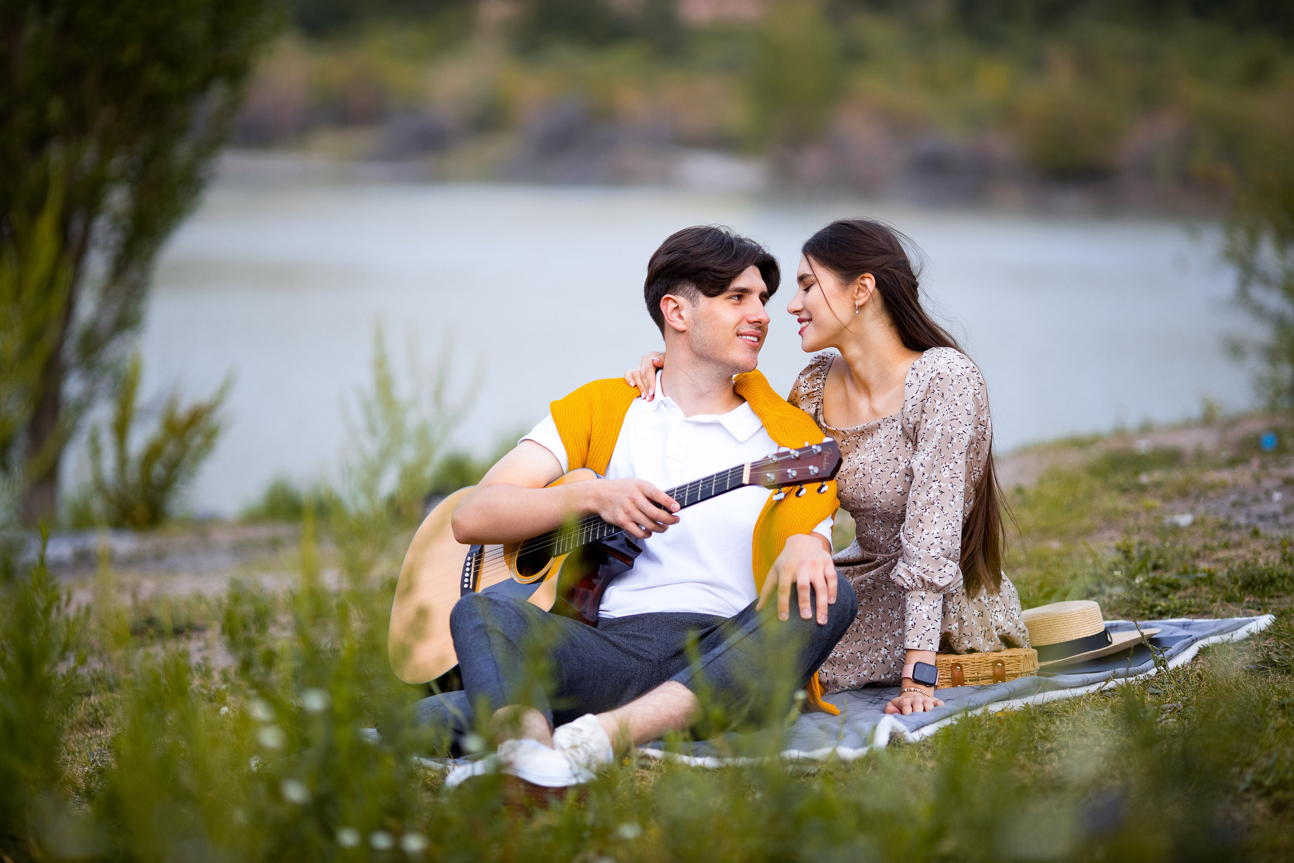 Фотосессия LoveStory на Иссыкском озере. Свадебный и семейный фотограф в Алматы Алексей Балышев