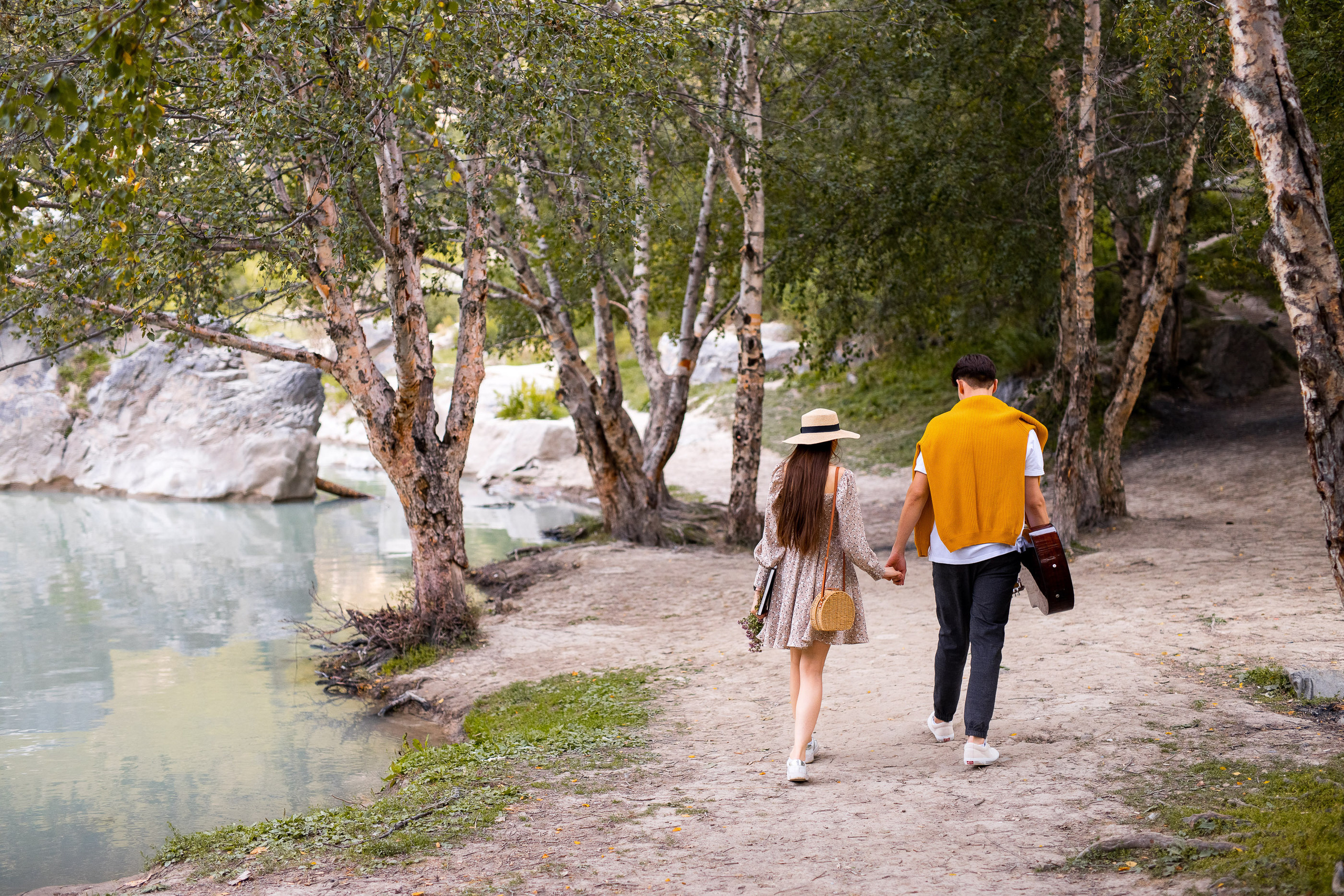 Фотосессия LoveStory на Иссыкском озере. Свадебный и семейный фотограф в Алматы Алексей Балышев