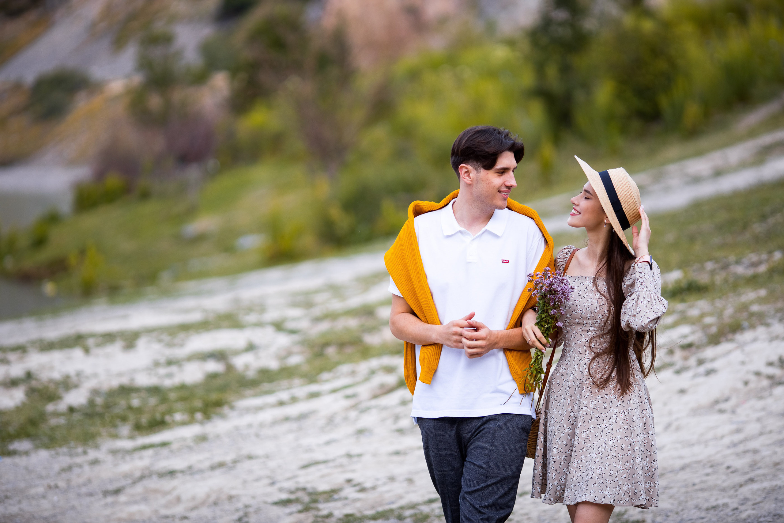 Фотосессия LoveStory на Иссыкском озере. Свадебный и семейный фотограф в Алматы Алексей Балышев